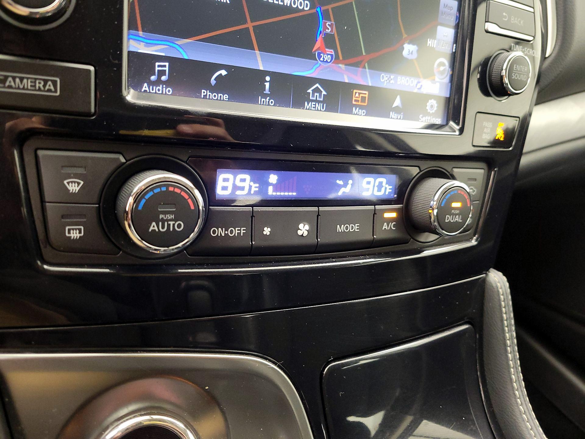 Thumbnail: 2017 Nissan Maxima - 17