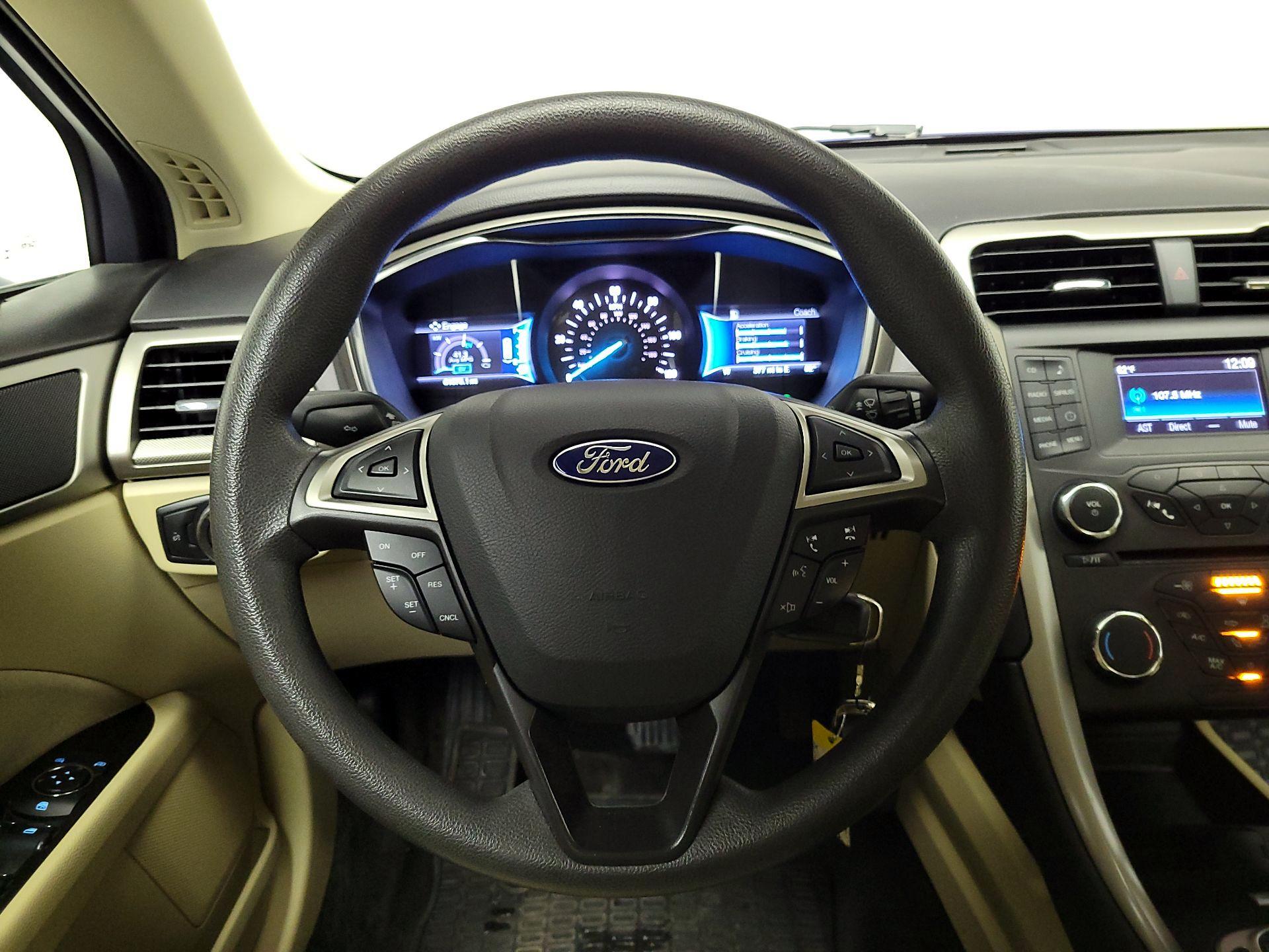 Thumbnail: 2016 Ford Fusion - 10