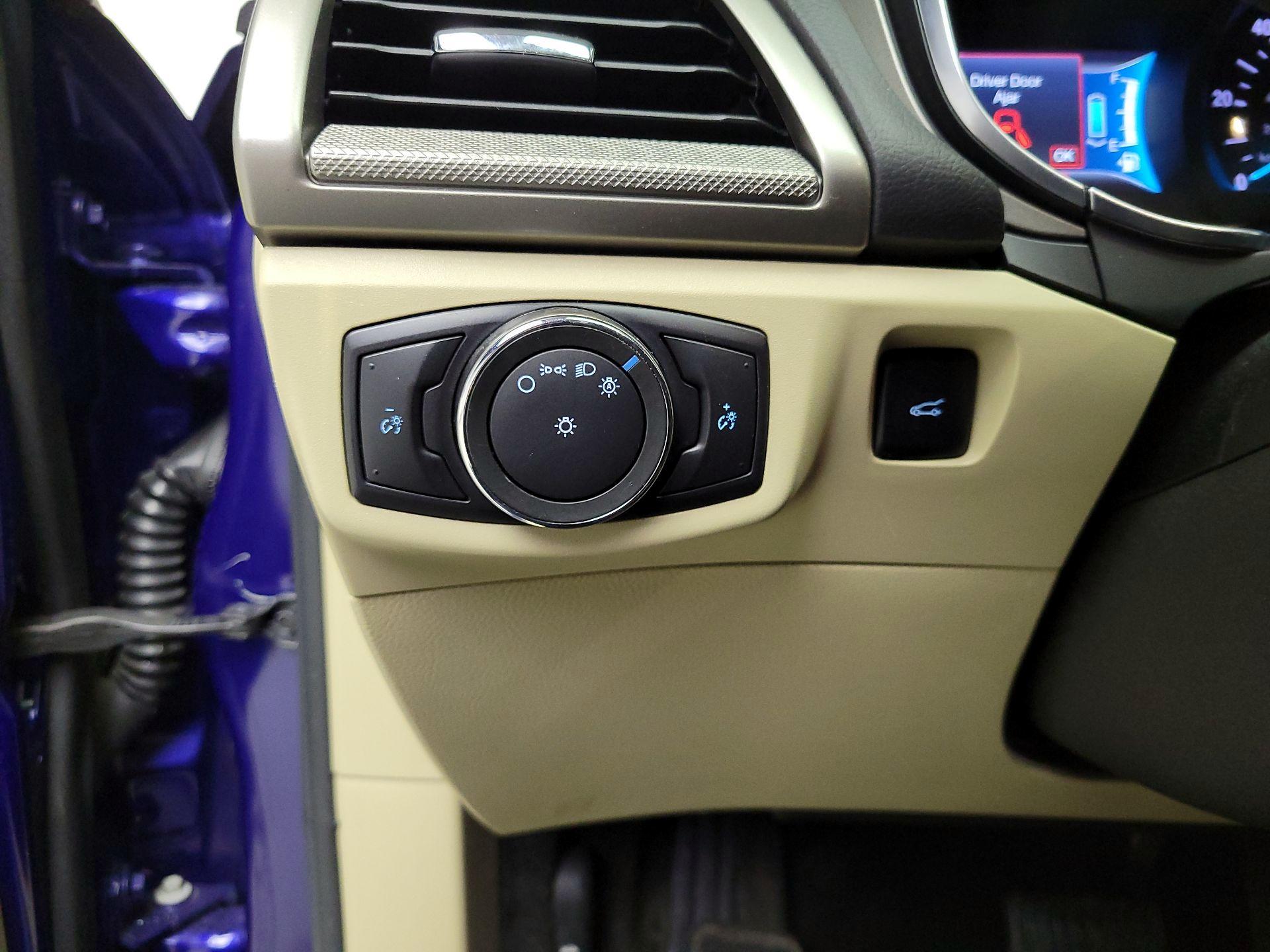 Thumbnail: 2016 Ford Fusion - 13