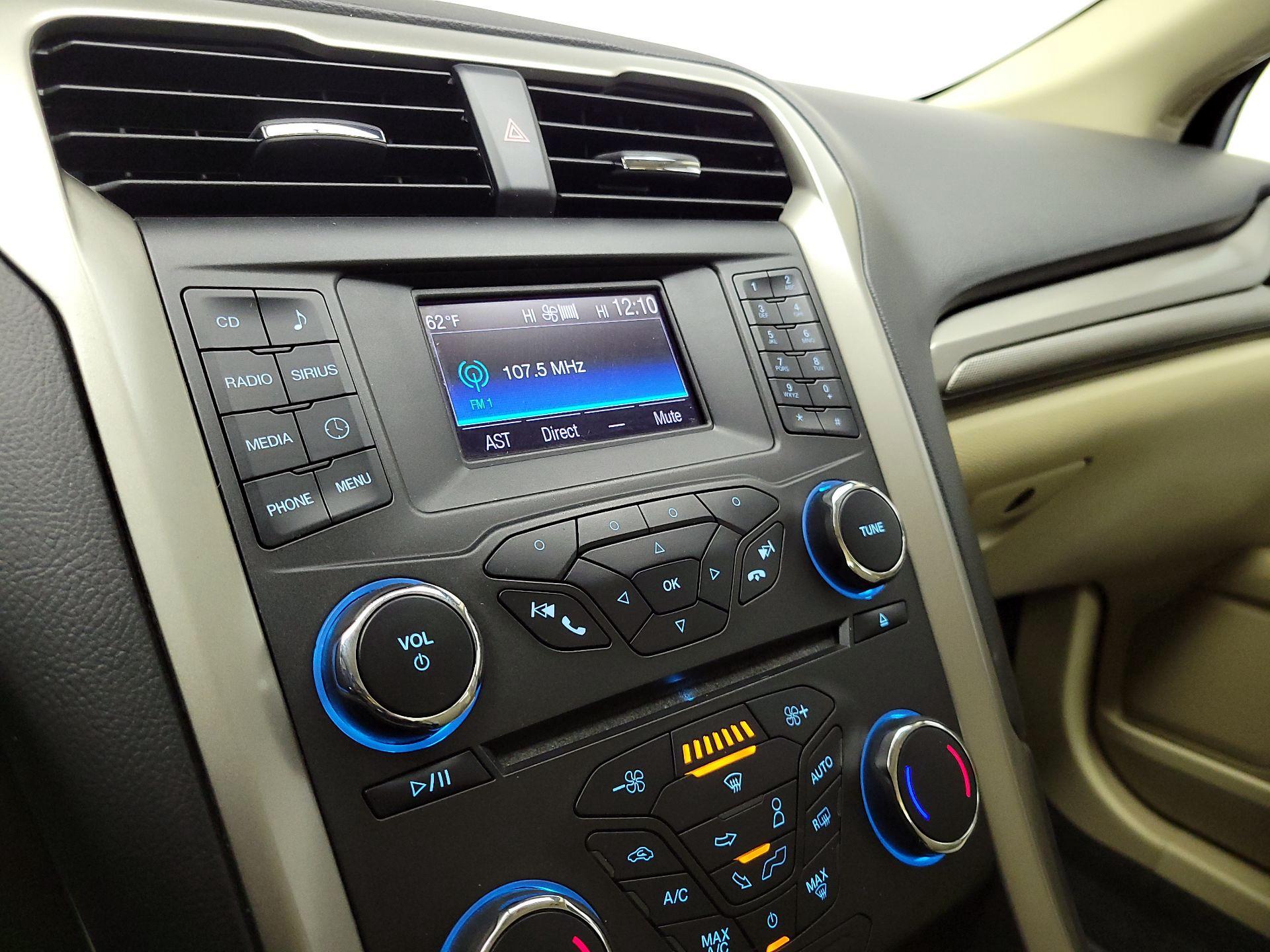 Thumbnail: 2016 Ford Fusion - 15