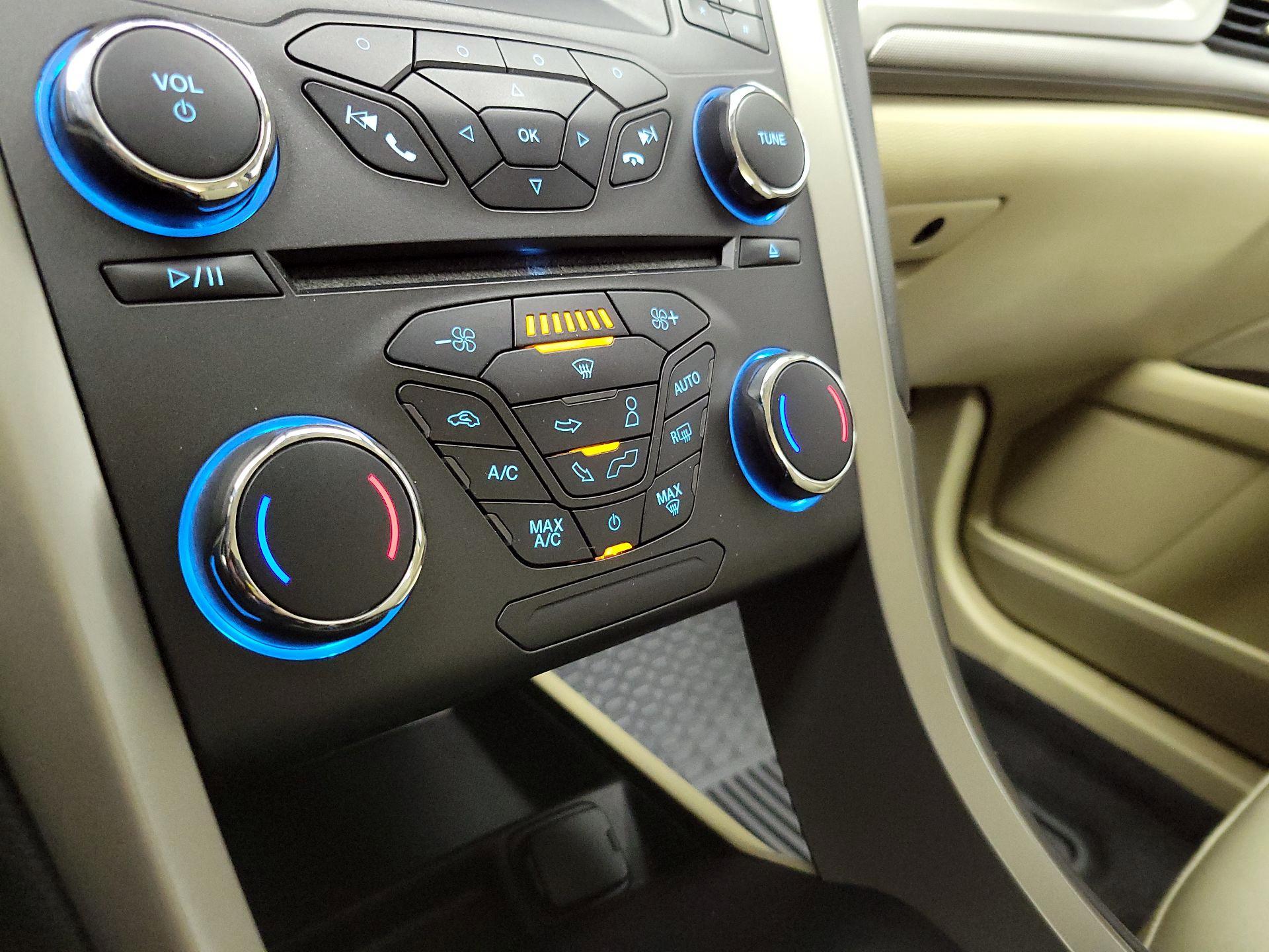 Thumbnail: 2016 Ford Fusion - 16