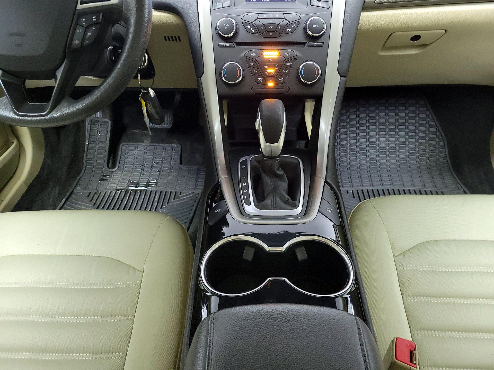 Thumbnail: 2016 Ford Fusion - 17