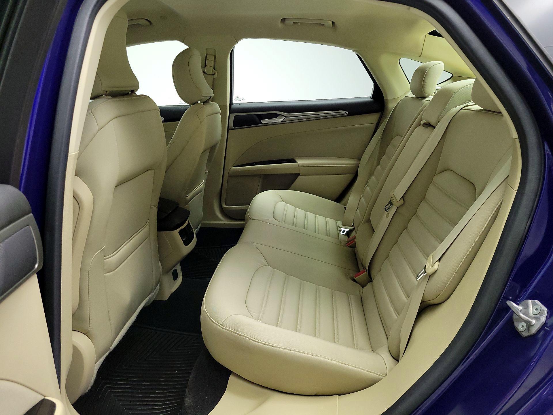 Thumbnail: 2016 Ford Fusion - 19