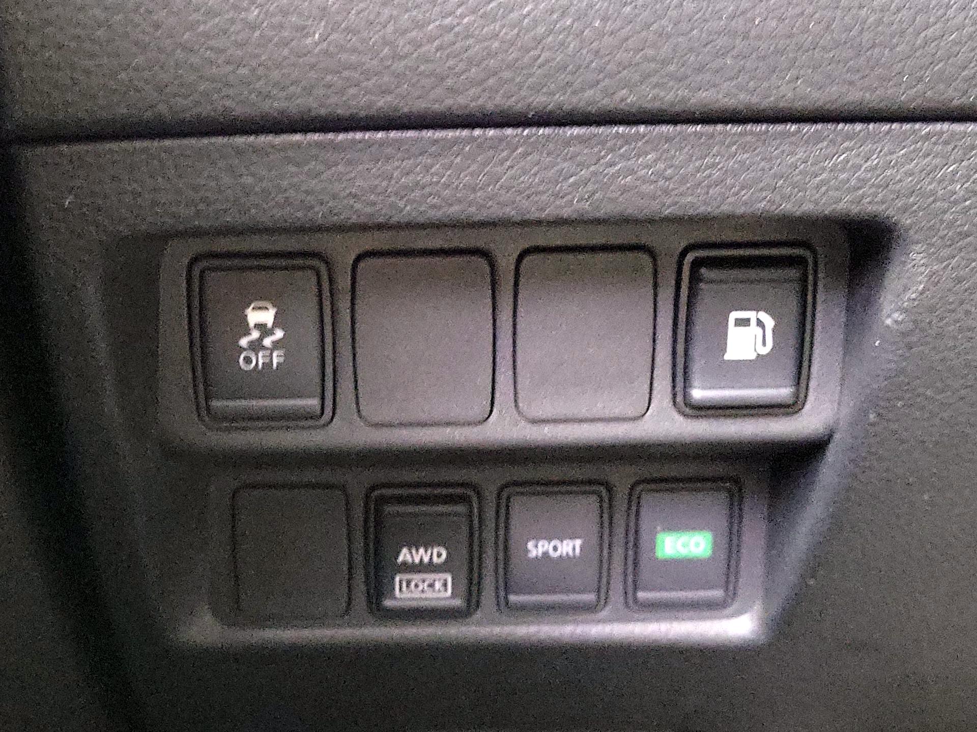 Thumbnail: 2018 Nissan Rogue - 13