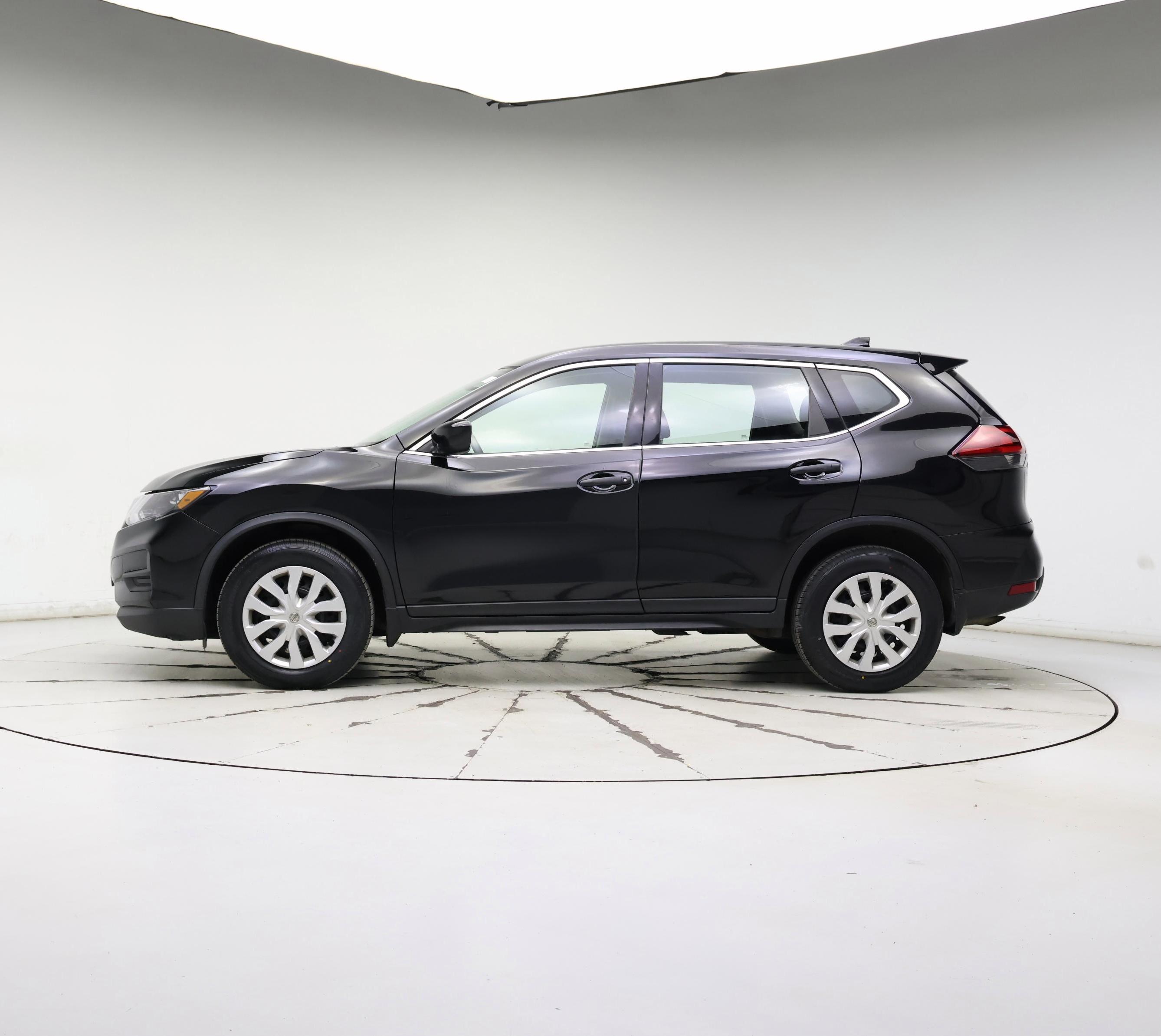 Thumbnail: 2018 Nissan Rogue - 3