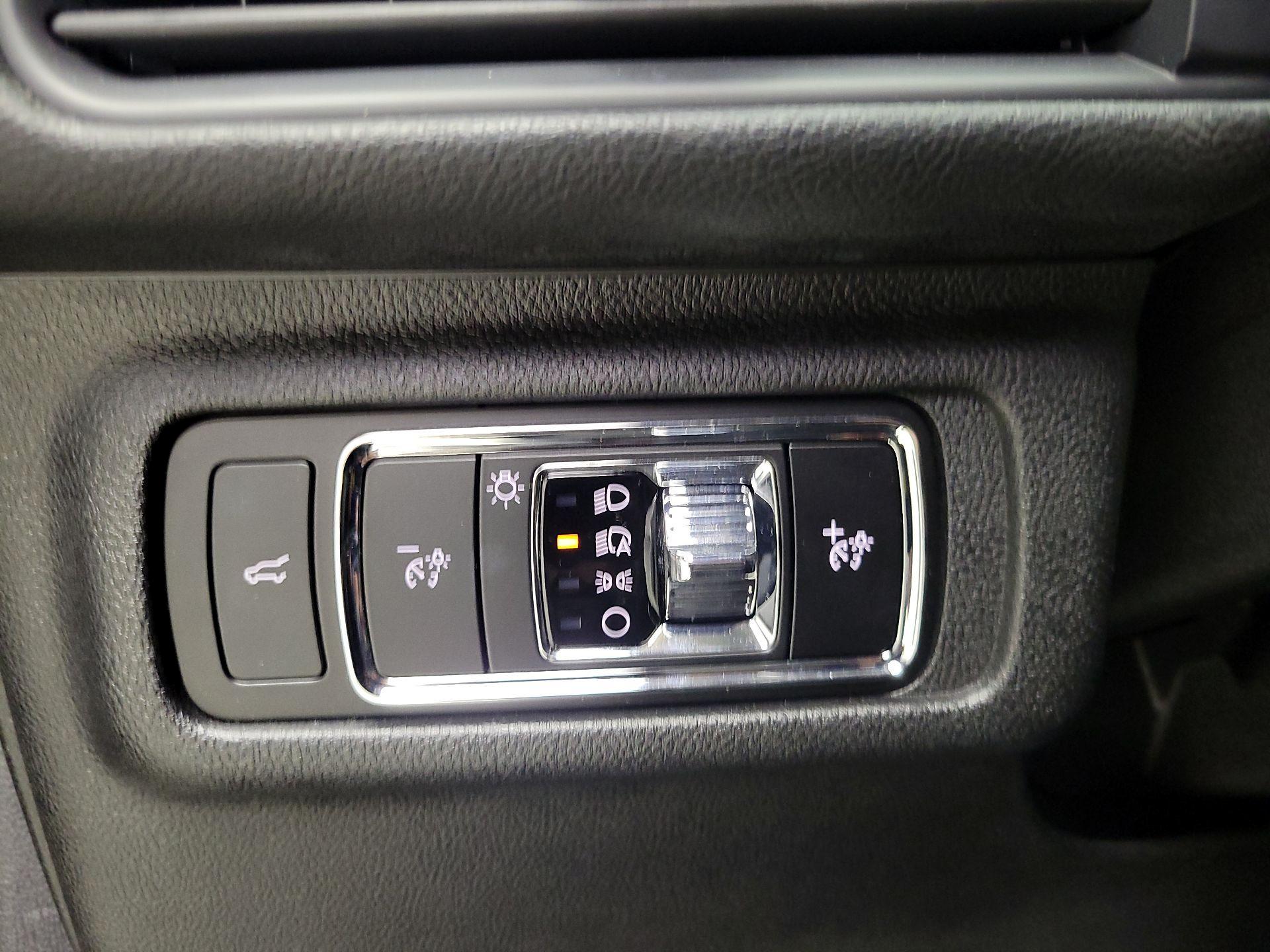 Thumbnail: 2024 Lincoln Corsair - 13