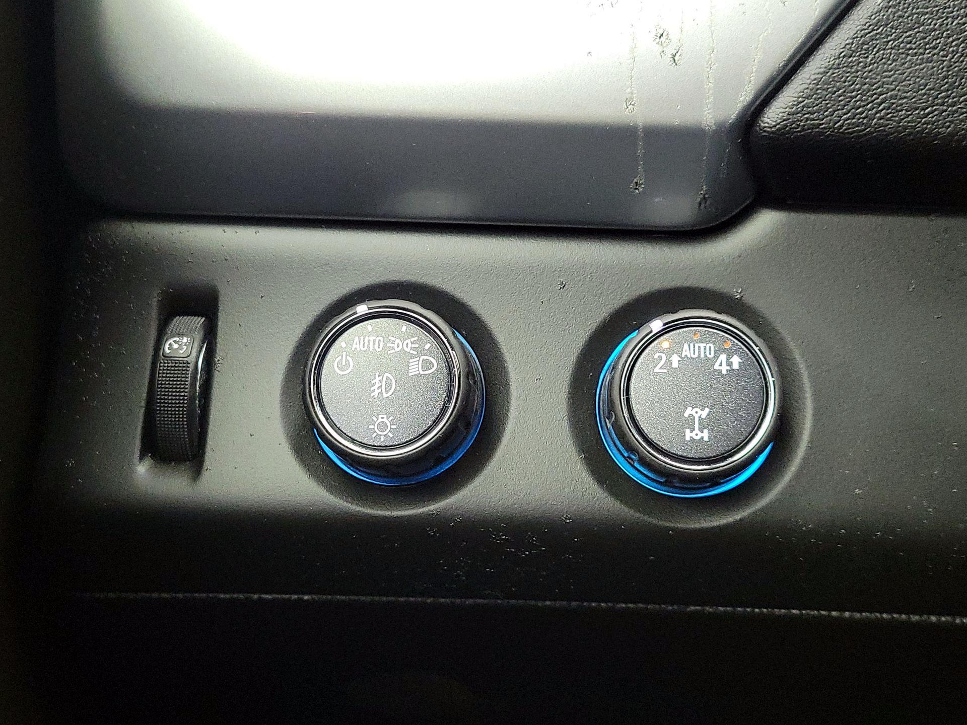 Thumbnail: 2018 Chevrolet Suburban - 13