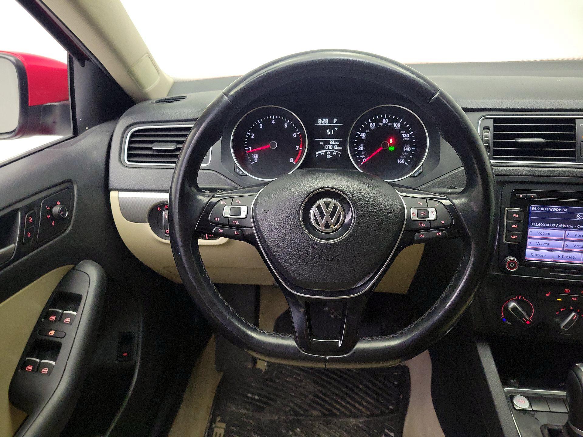 Thumbnail: 2015 Volkswagen Jetta - 10