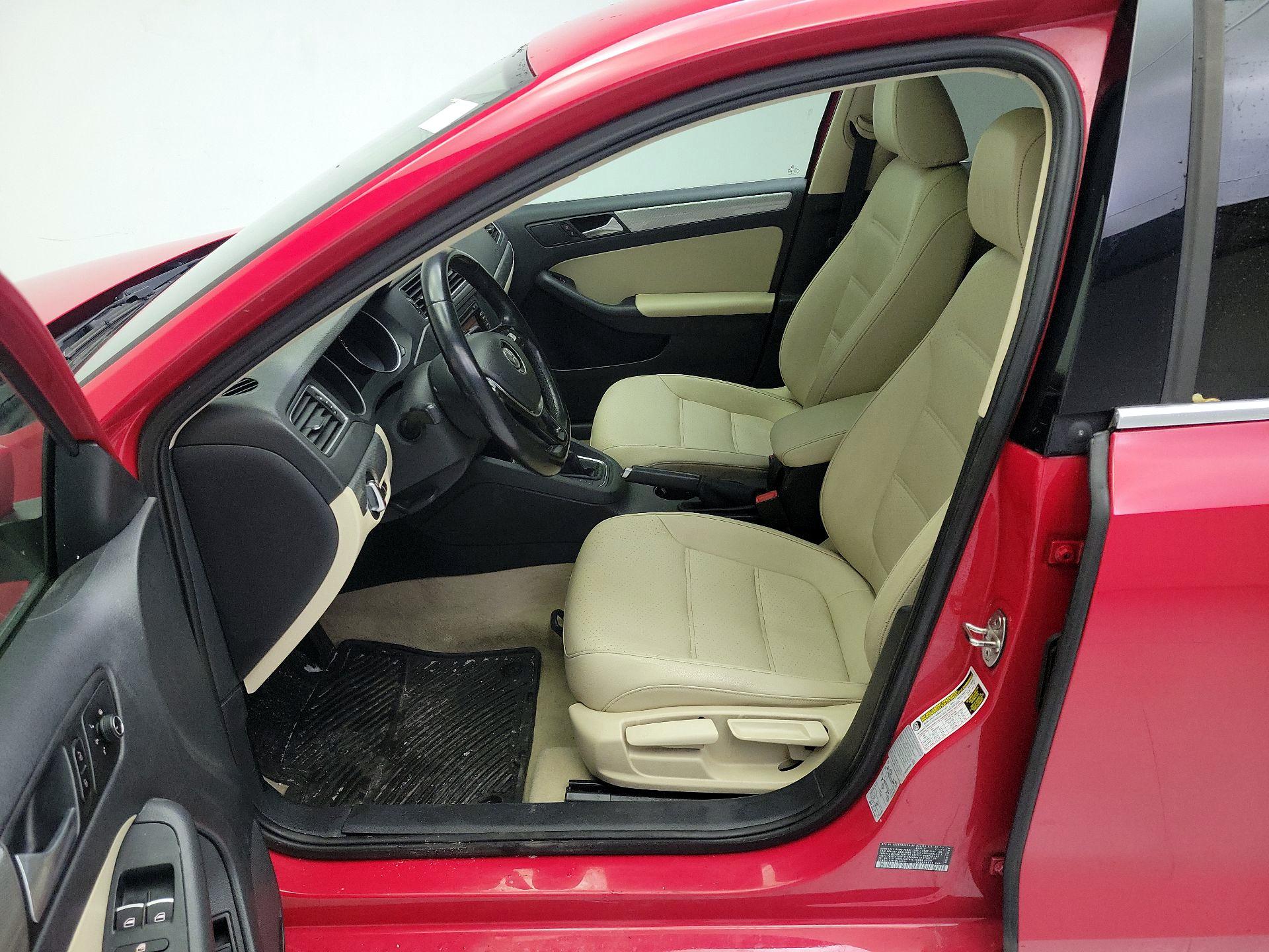 Thumbnail: 2015 Volkswagen Jetta - 11