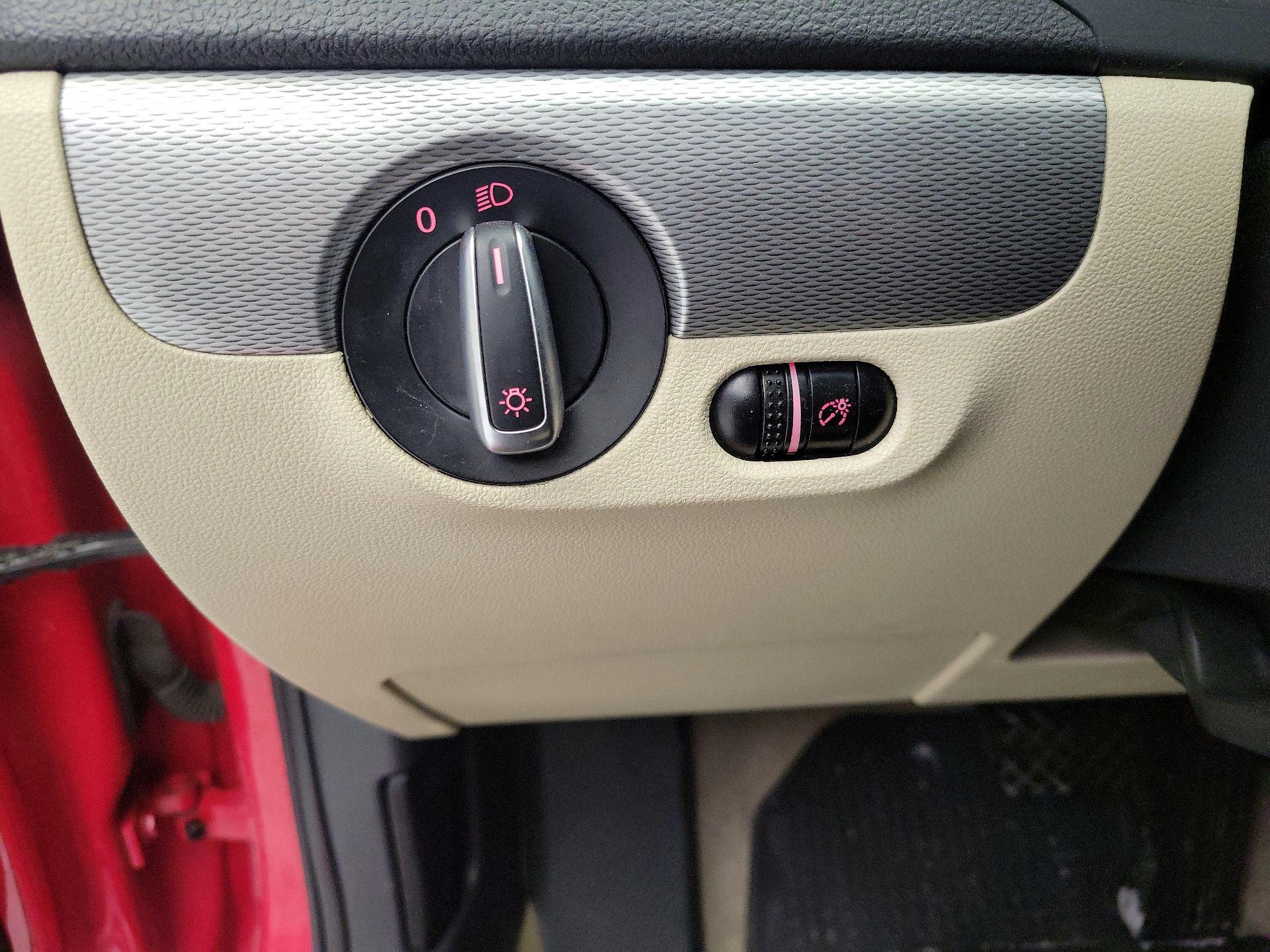 Thumbnail: 2015 Volkswagen Jetta - 13