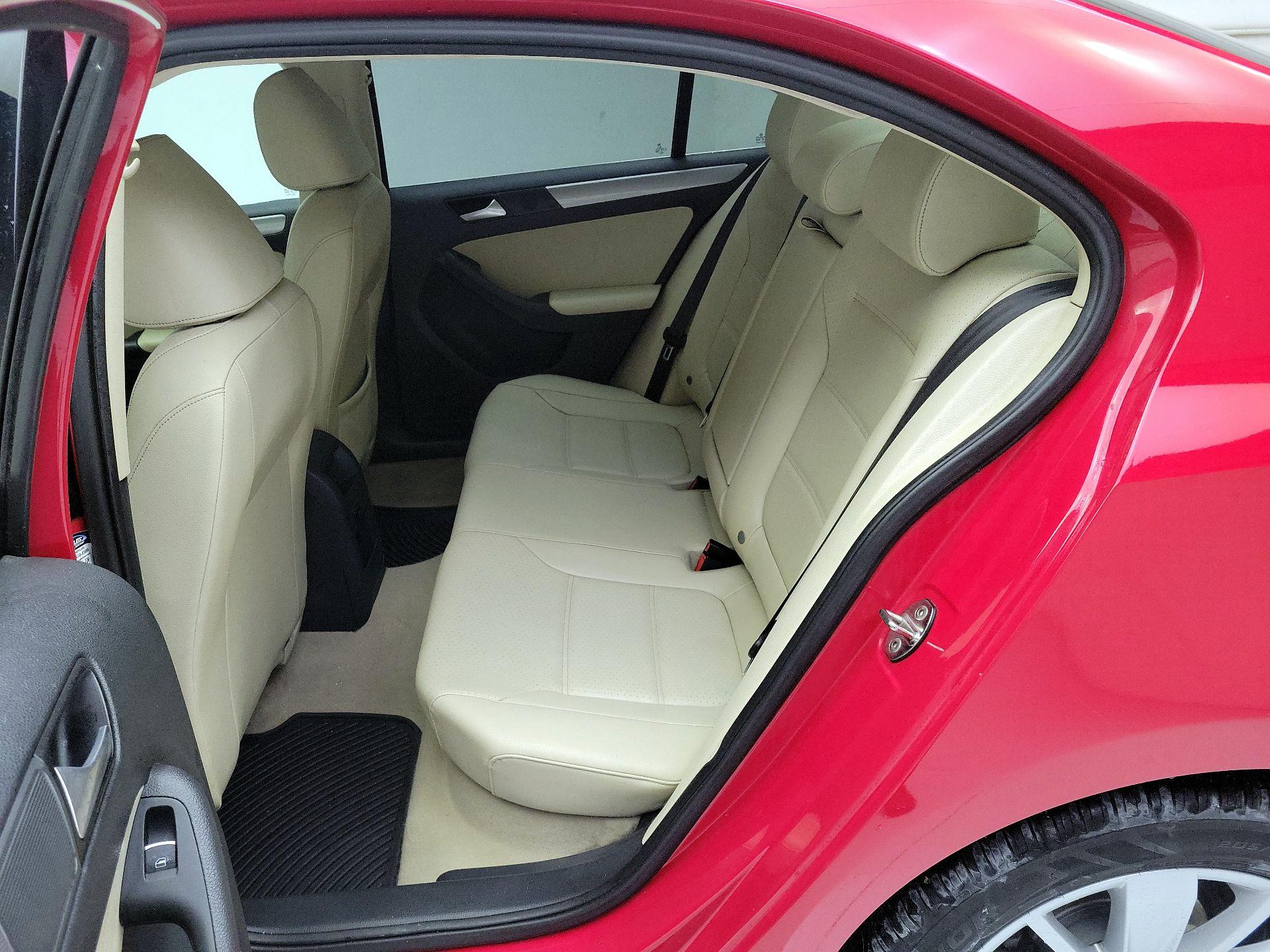 Thumbnail: 2015 Volkswagen Jetta - 20