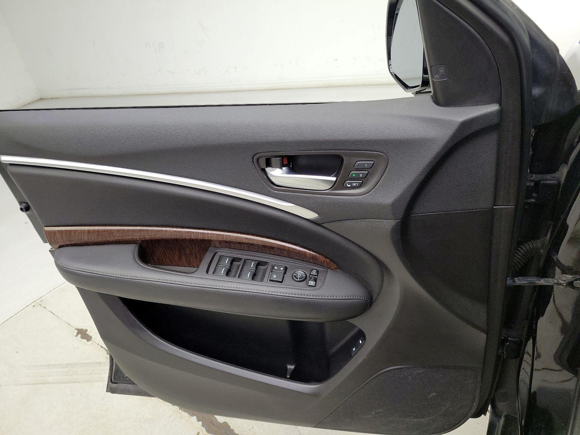 Thumbnail: 2017 Acura MDX - 12