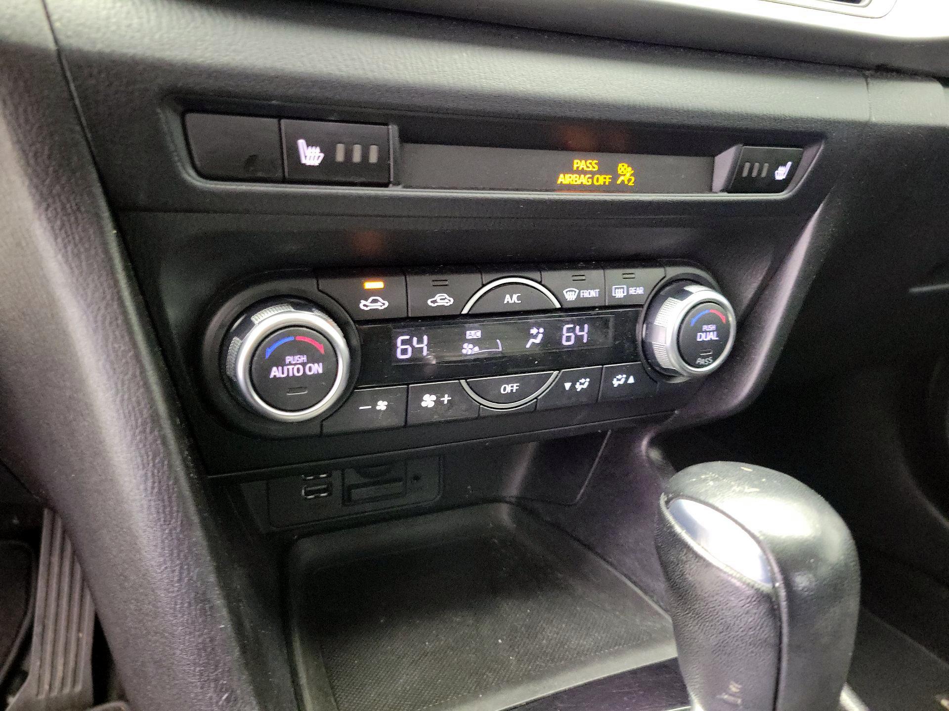 Thumbnail: 2018 Mazda Mazda3 - 15