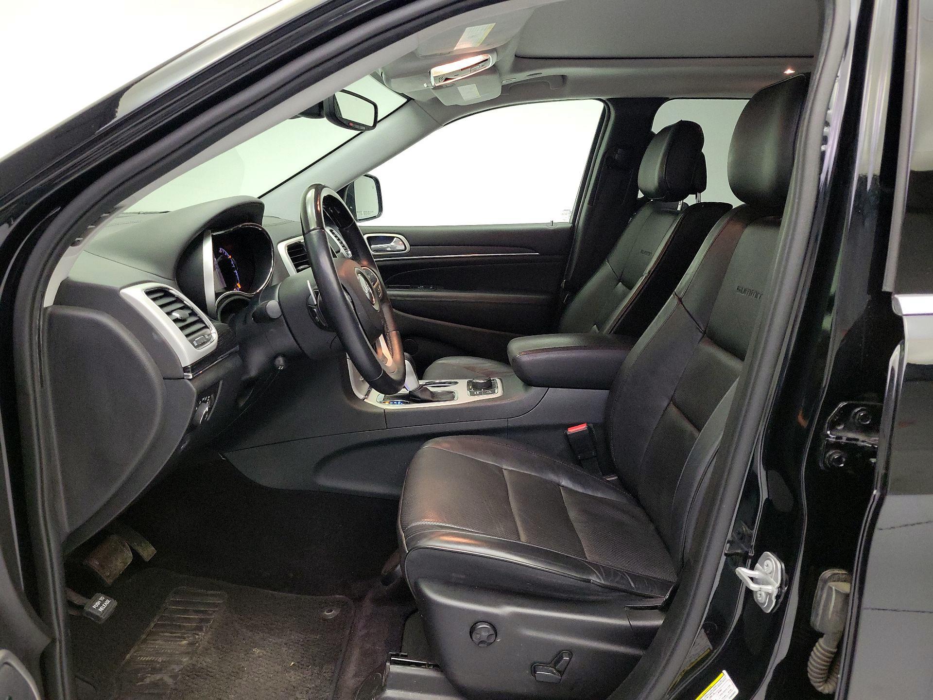 Thumbnail: 2018 Jeep Grand Cherokee - 11