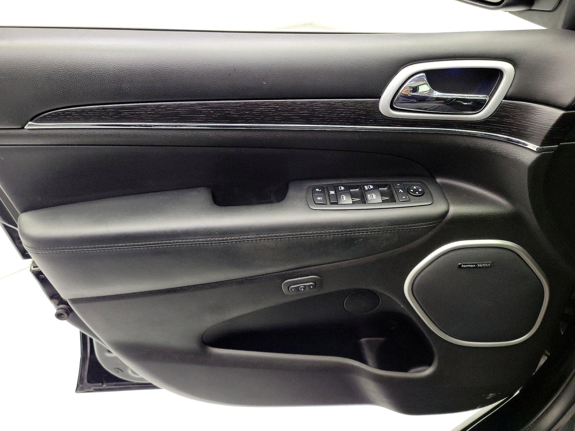 Thumbnail: 2018 Jeep Grand Cherokee - 12