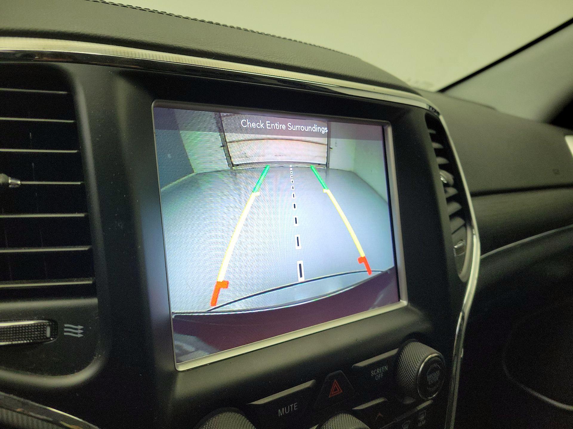 Thumbnail: 2018 Jeep Grand Cherokee - 14