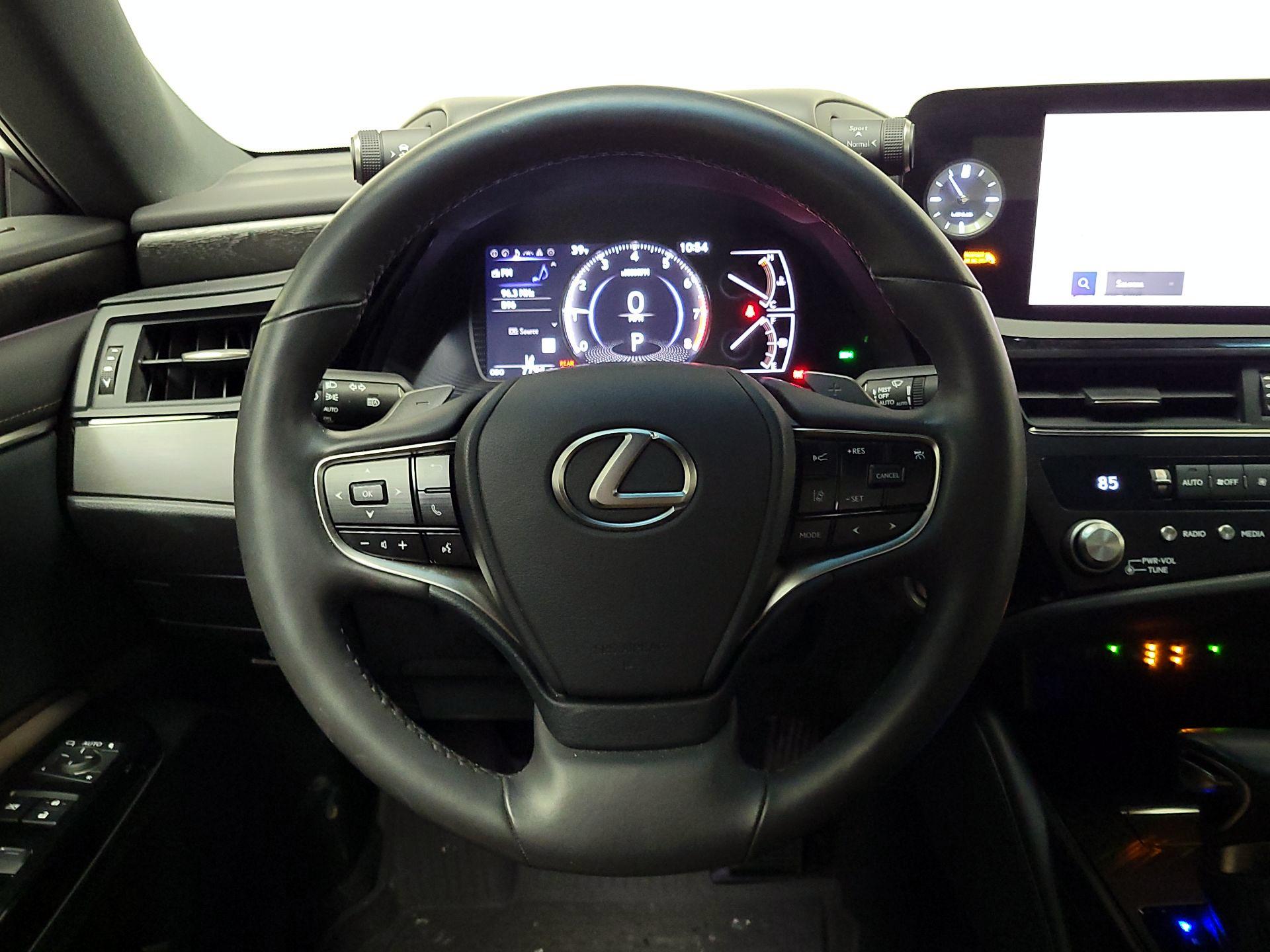 Thumbnail: 2023 Lexus ES - 10