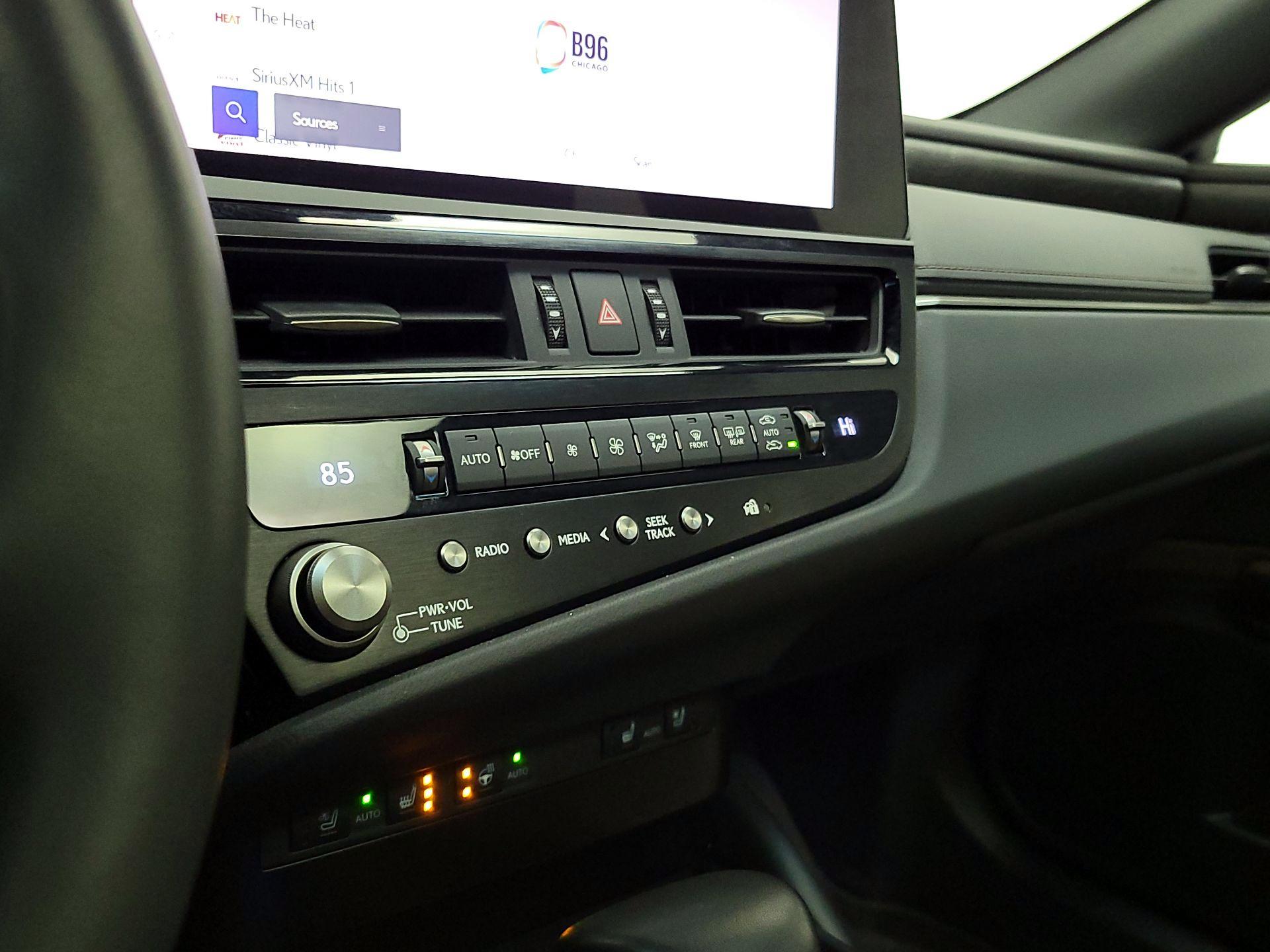 Thumbnail: 2023 Lexus ES - 17