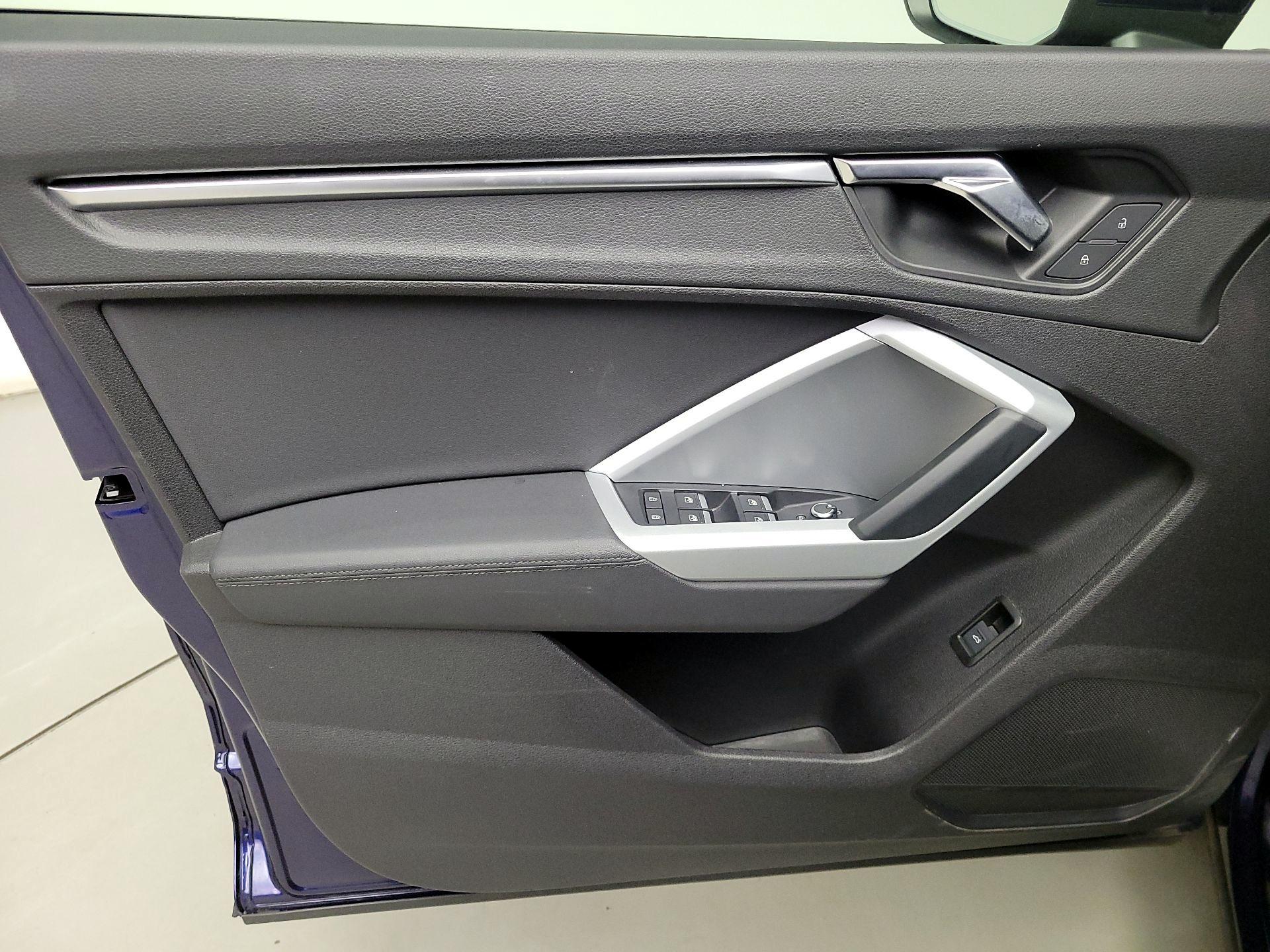 Thumbnail: 2021 Audi Q3 - 12