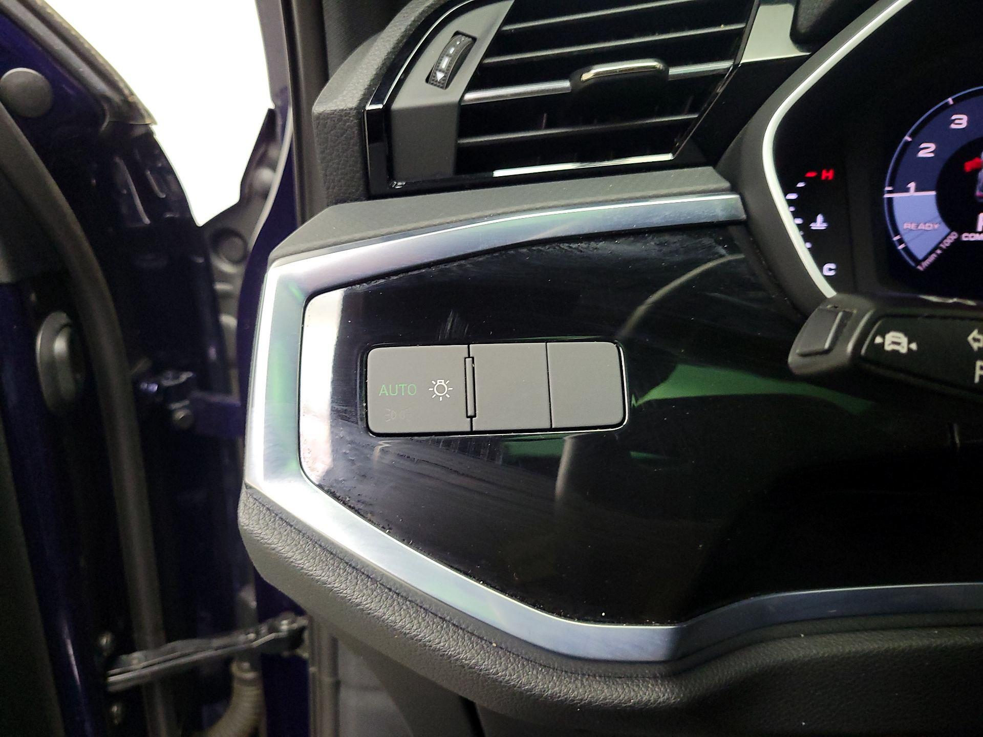 Thumbnail: 2021 Audi Q3 - 13