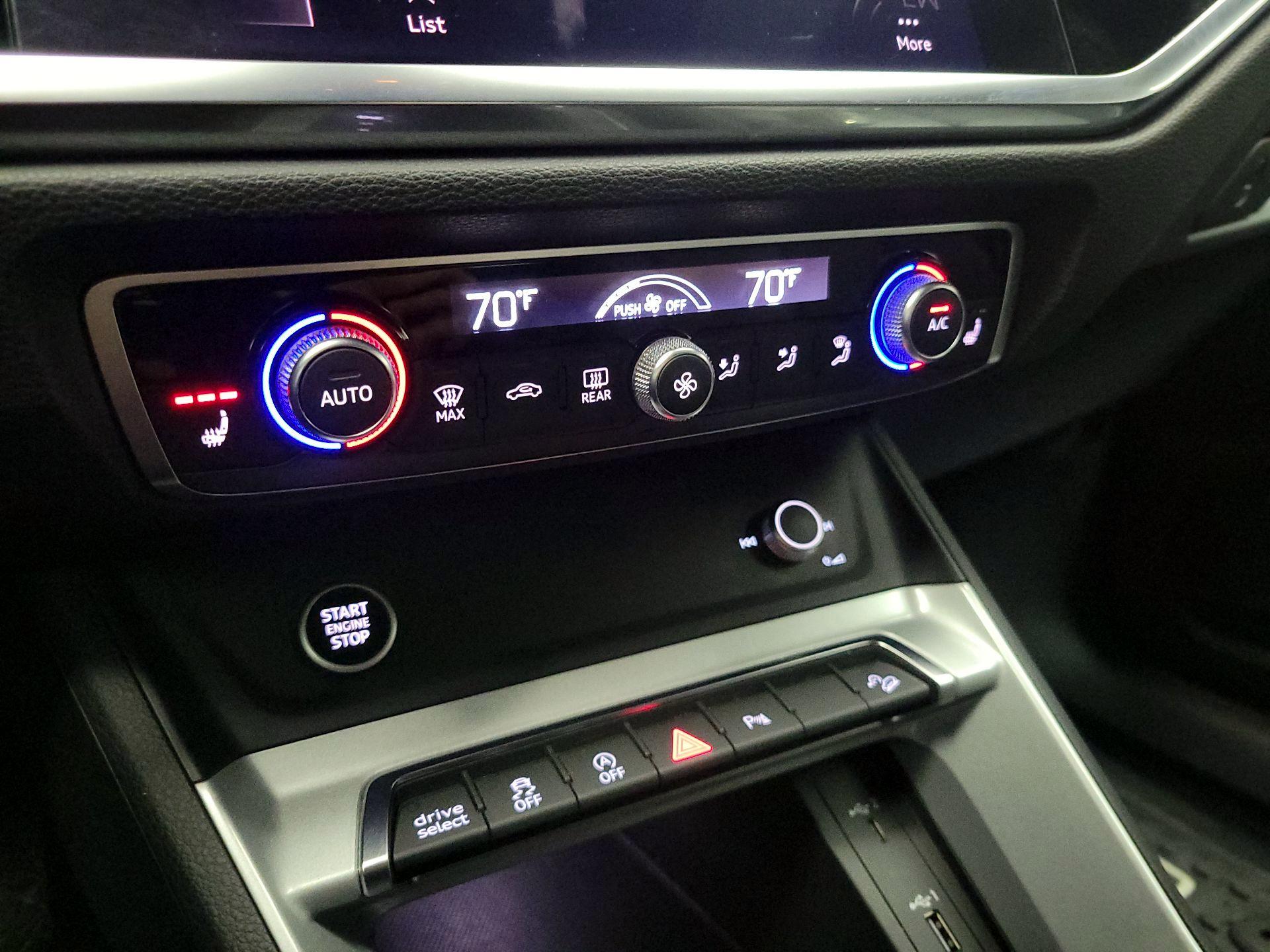 Thumbnail: 2021 Audi Q3 - 16