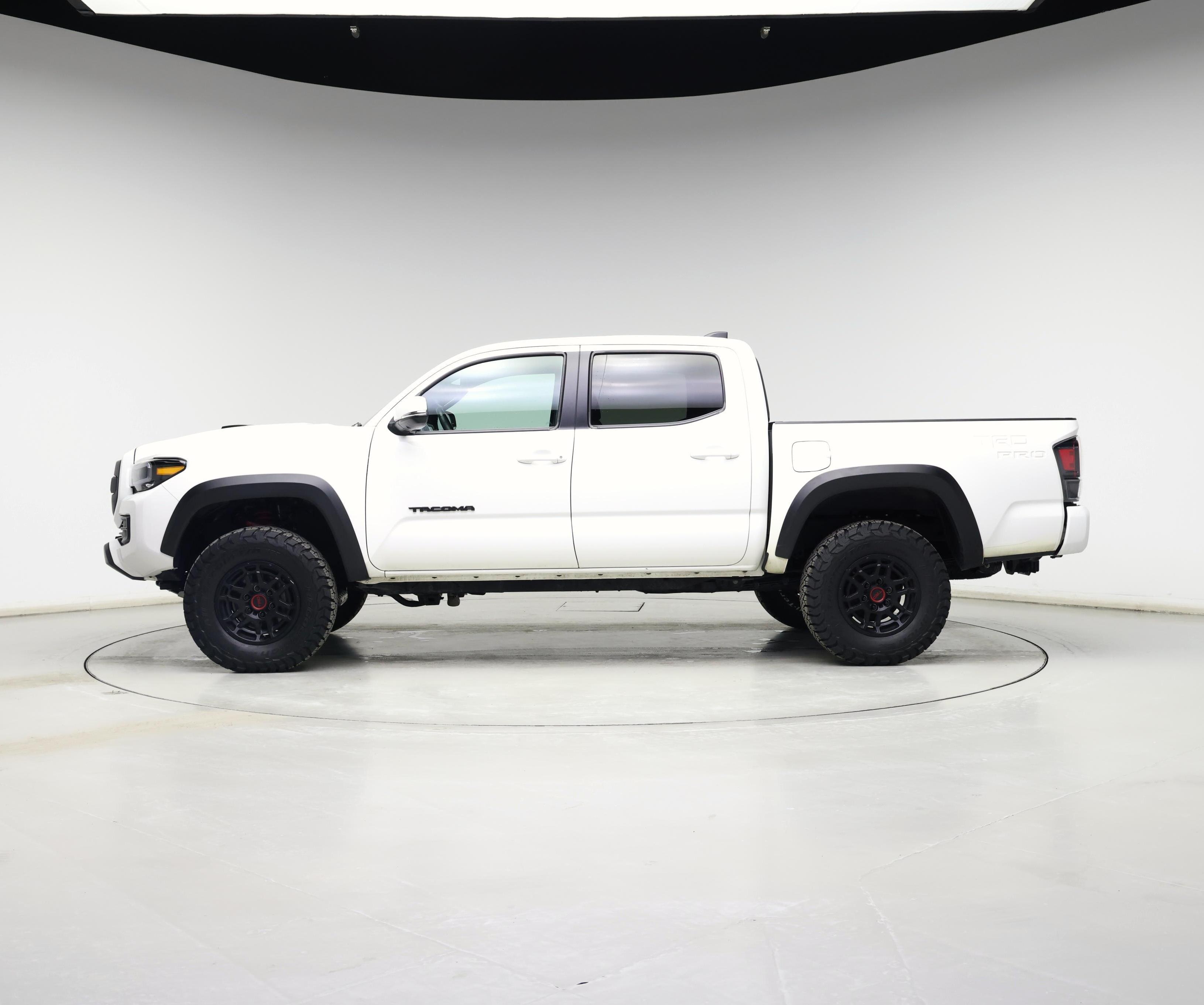 Thumbnail: 2022 Toyota Tacoma - 3
