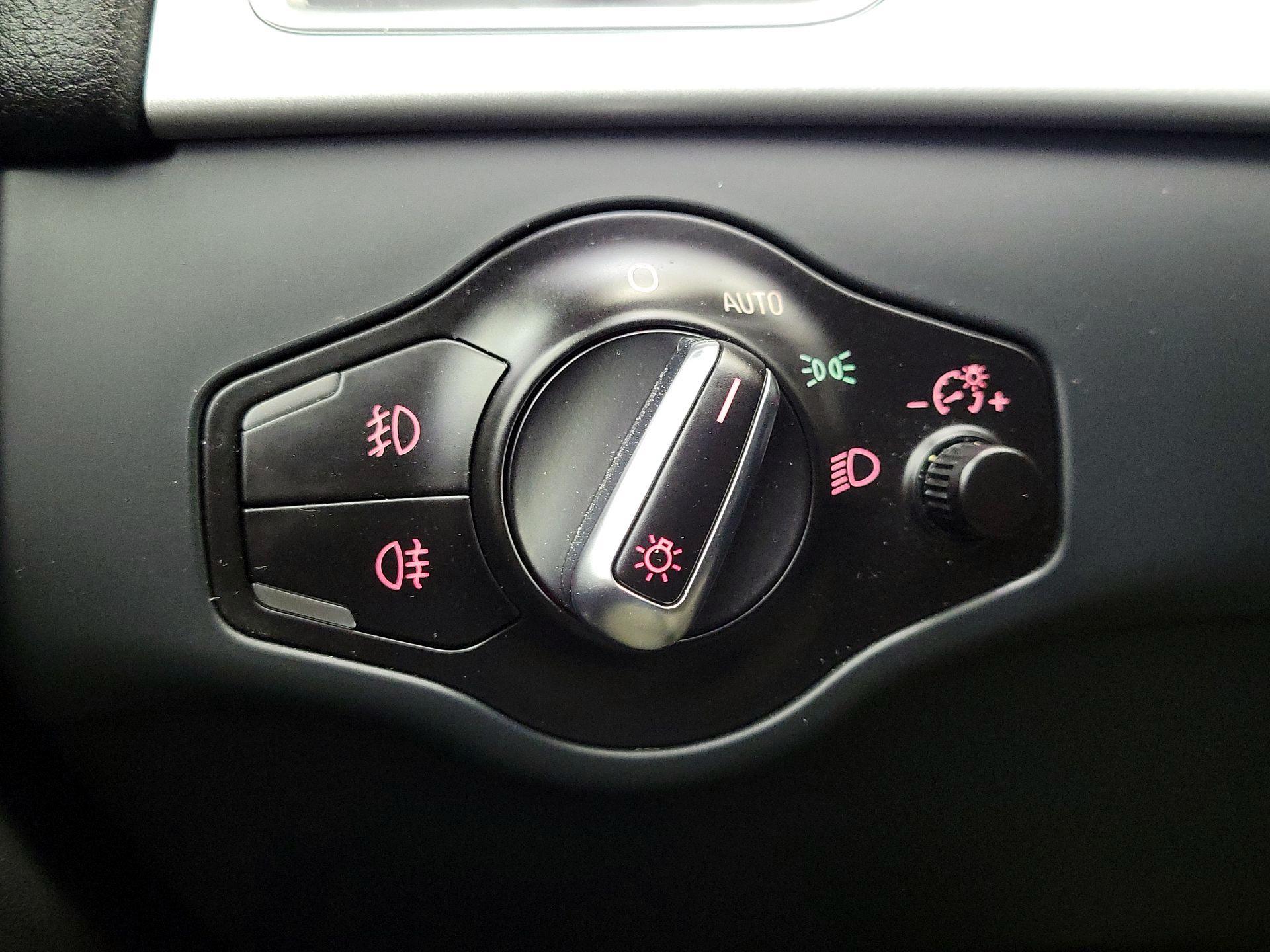 Thumbnail: 2016 Audi A4 - 13