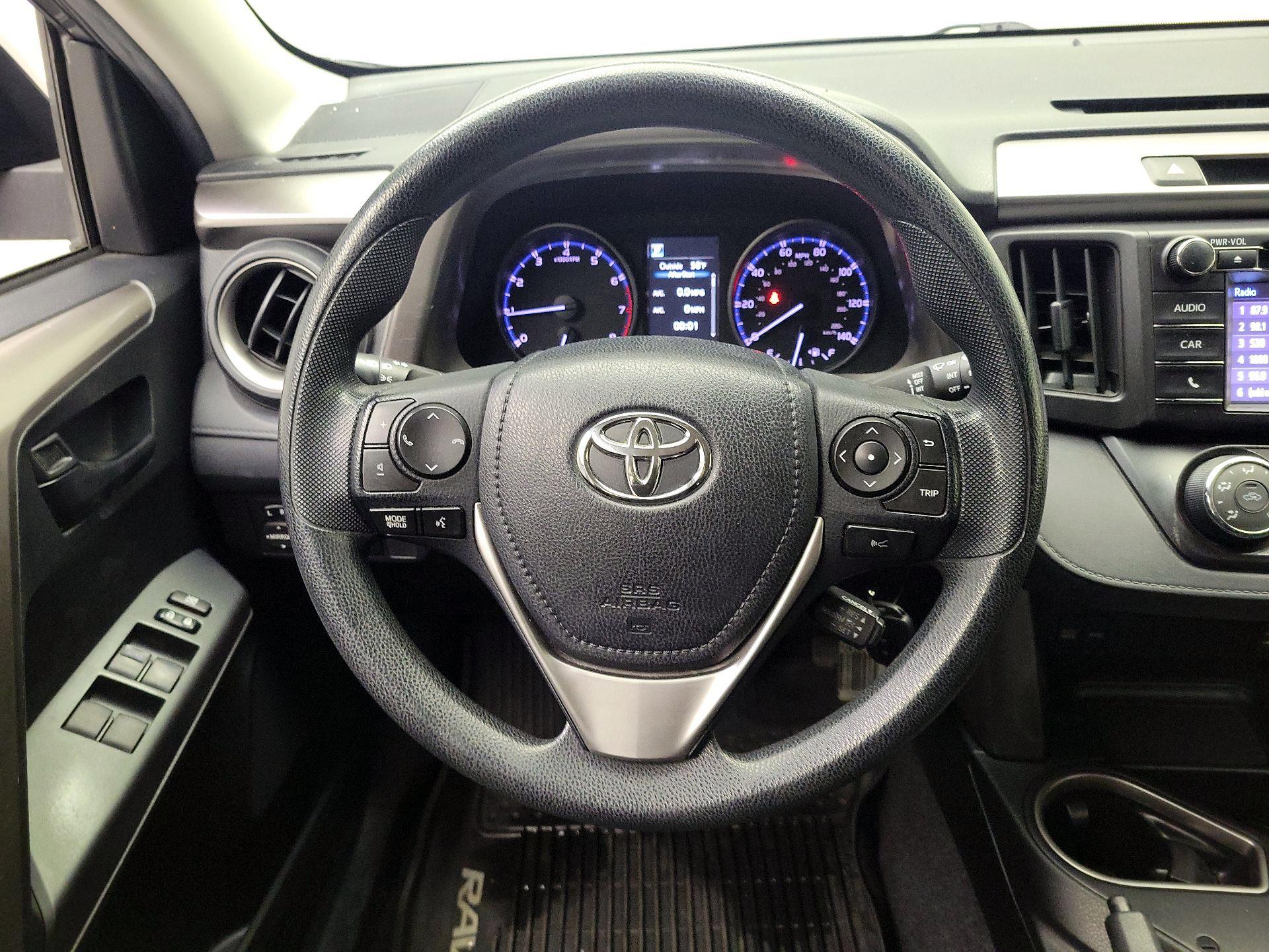 Thumbnail: 2018 Toyota RAV4 - 10