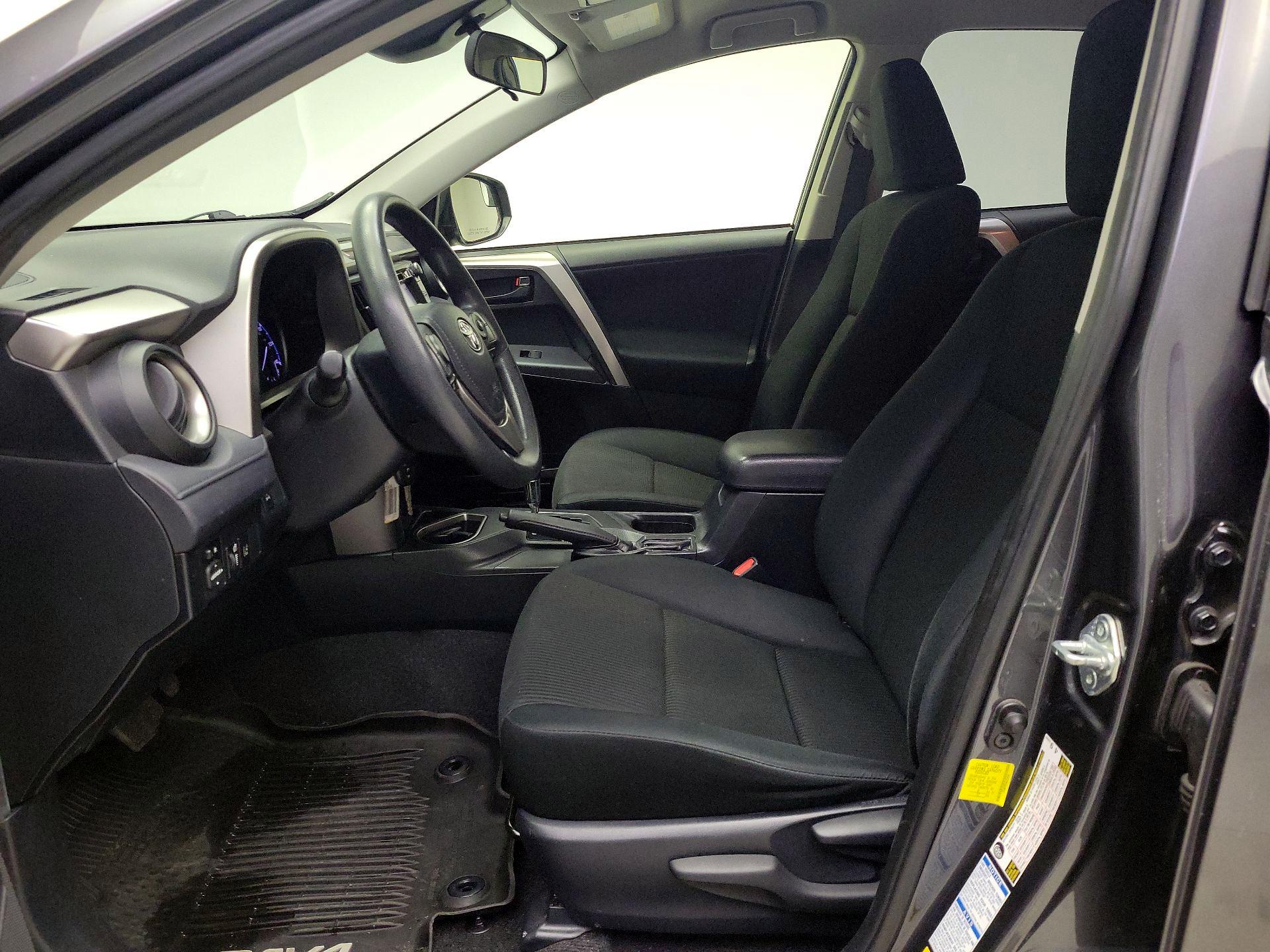 Thumbnail: 2018 Toyota RAV4 - 11