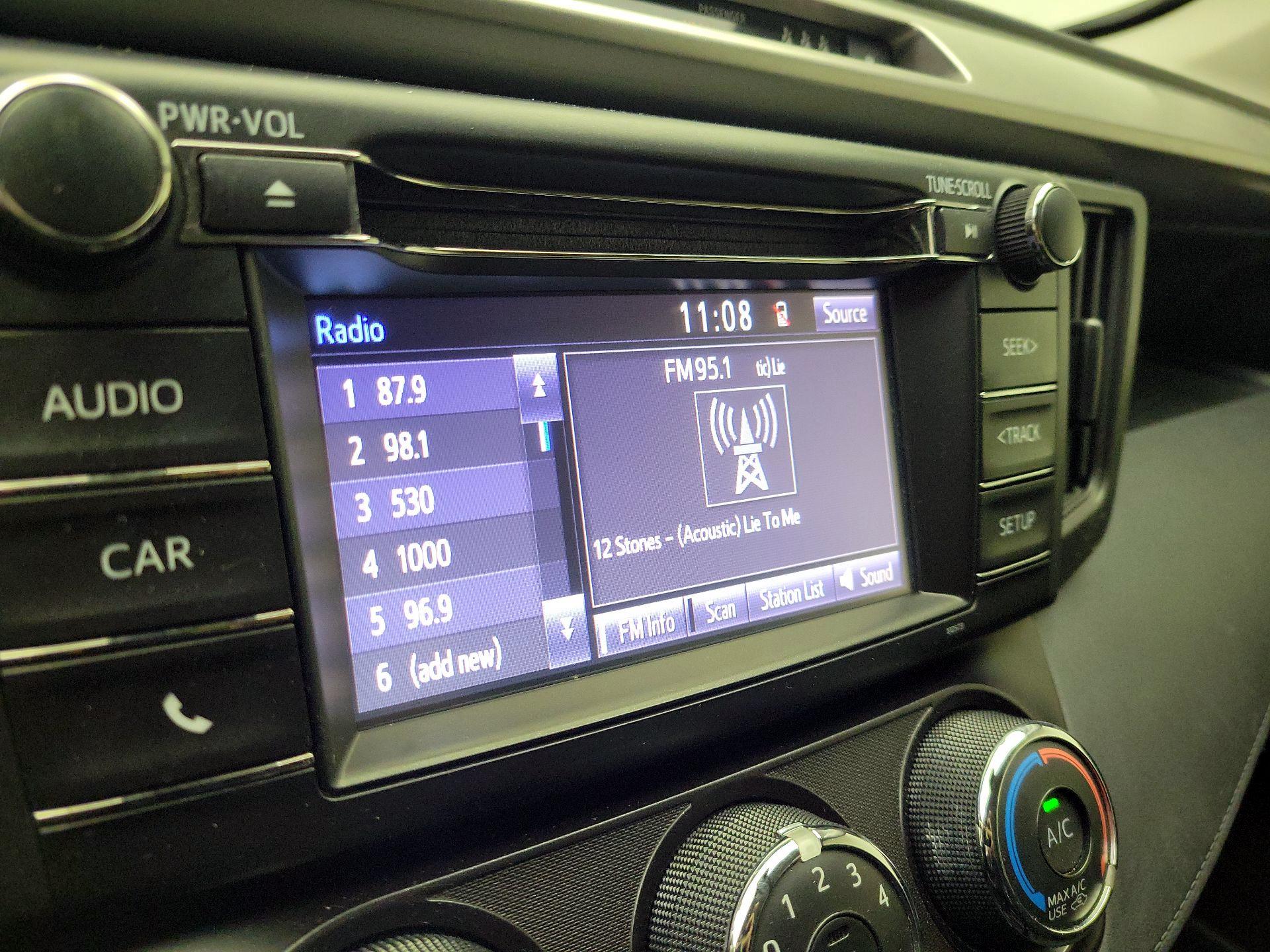 Thumbnail: 2018 Toyota RAV4 - 14