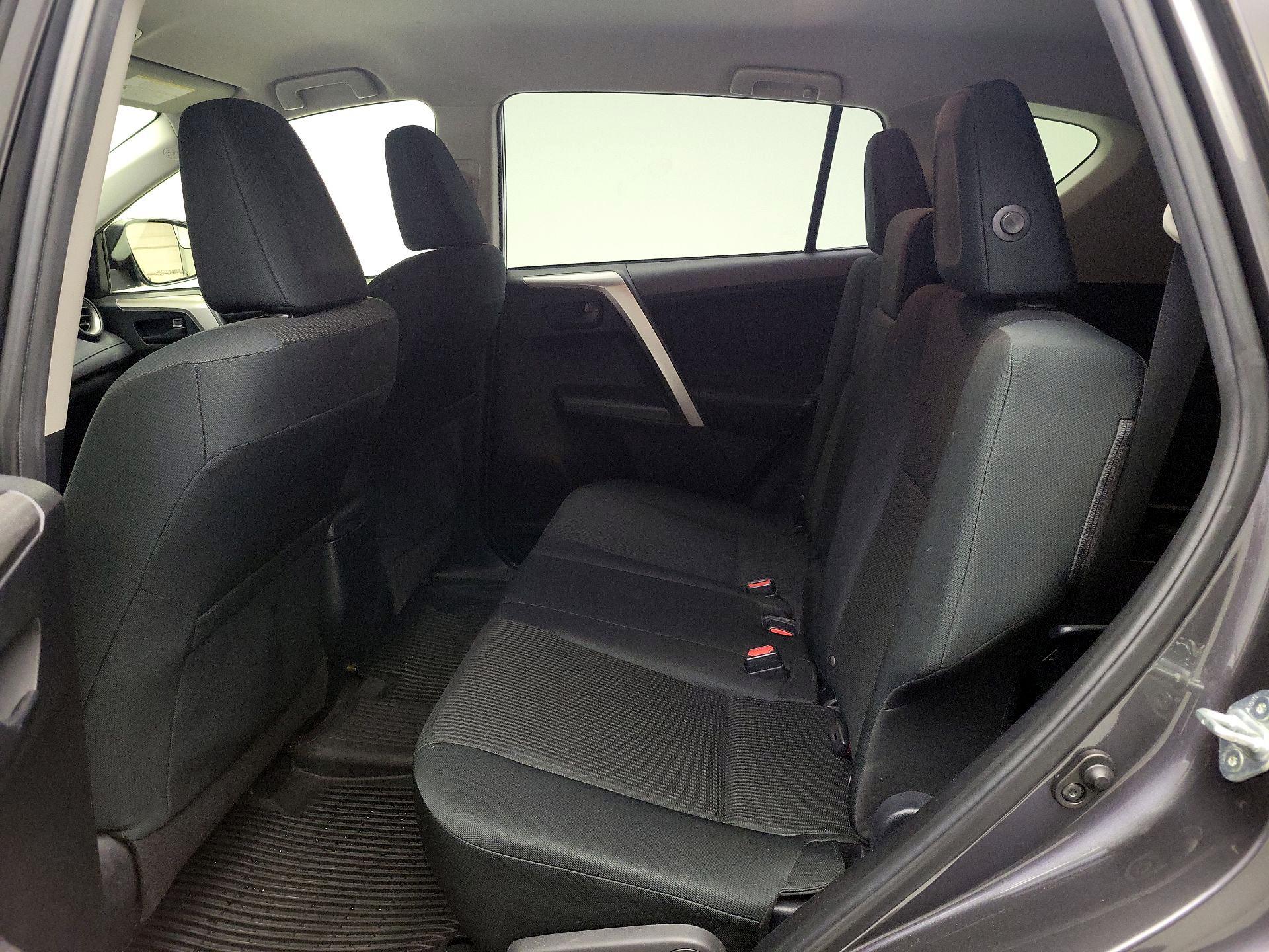 Thumbnail: 2018 Toyota RAV4 - 18