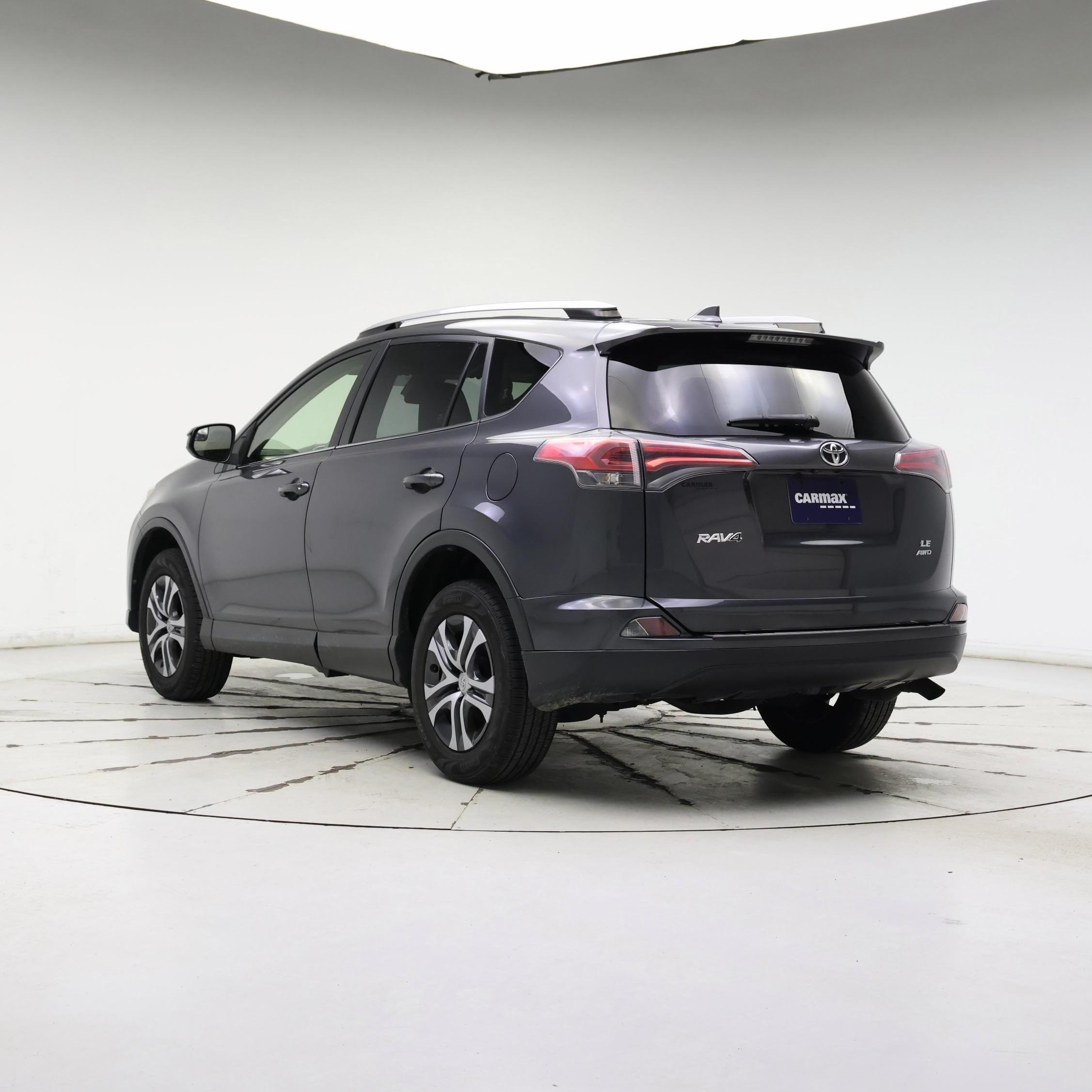 Thumbnail: 2018 Toyota RAV4 - 2