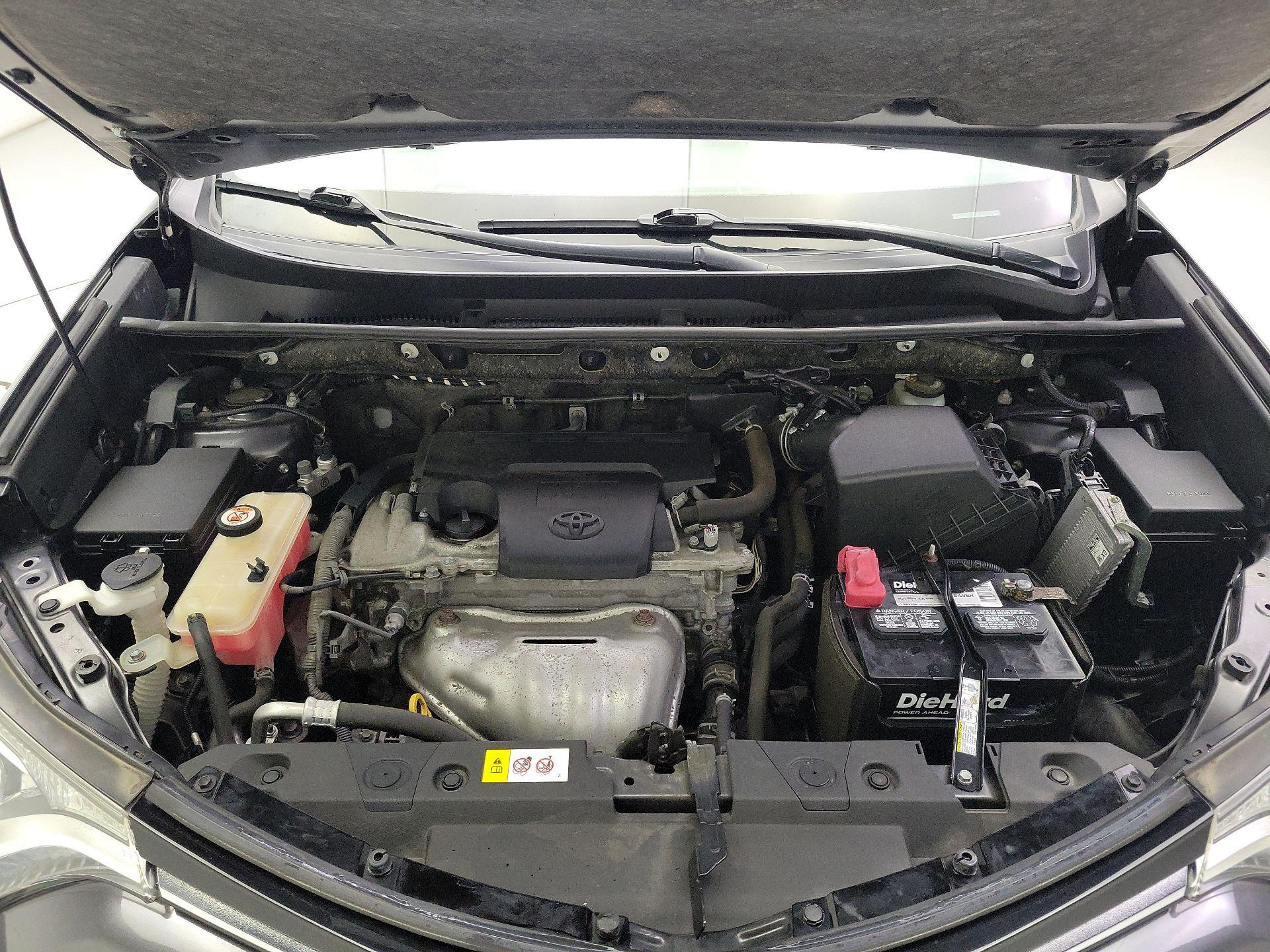 Thumbnail: 2018 Toyota RAV4 - 20