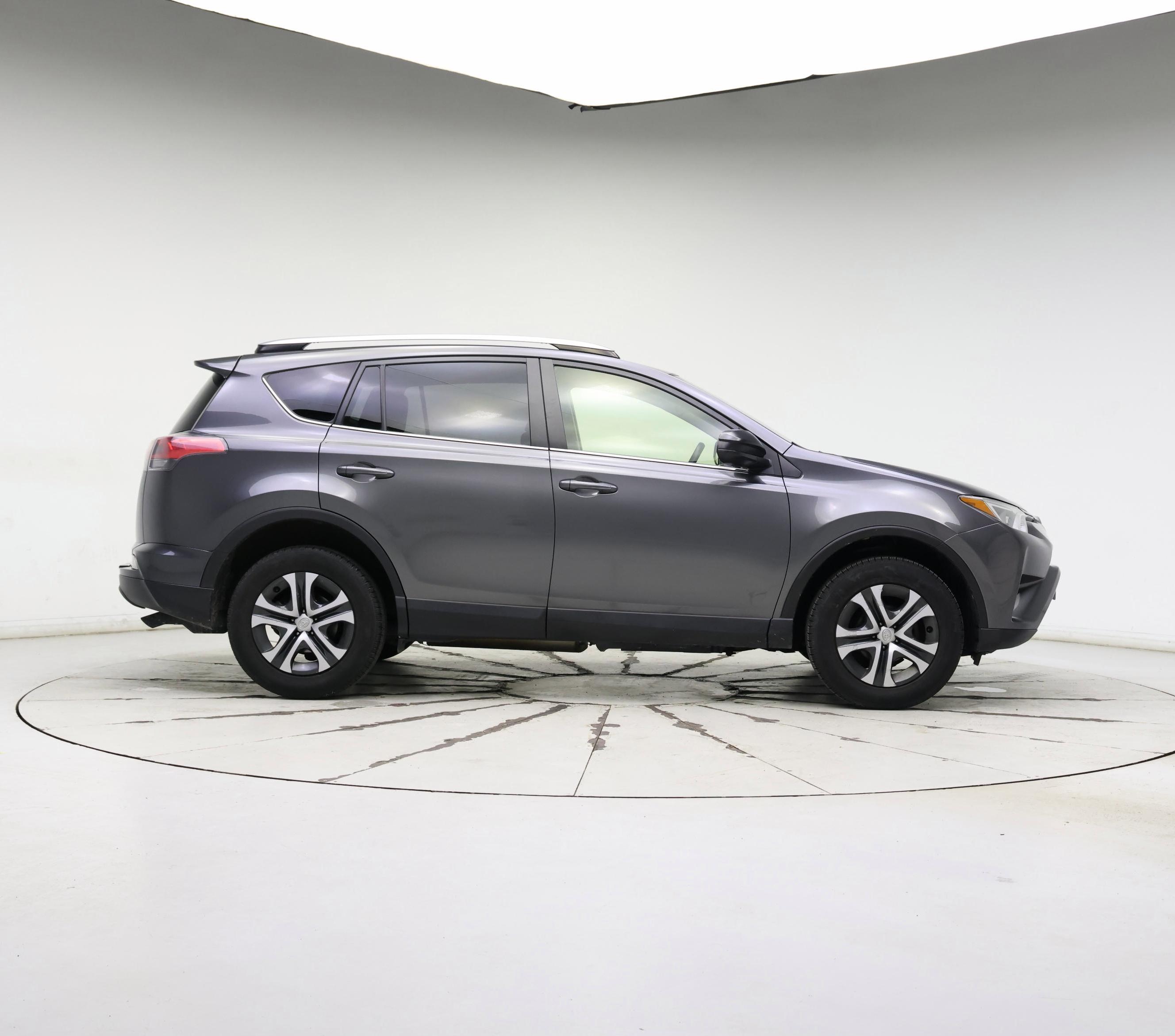 Thumbnail: 2018 Toyota RAV4 - 7