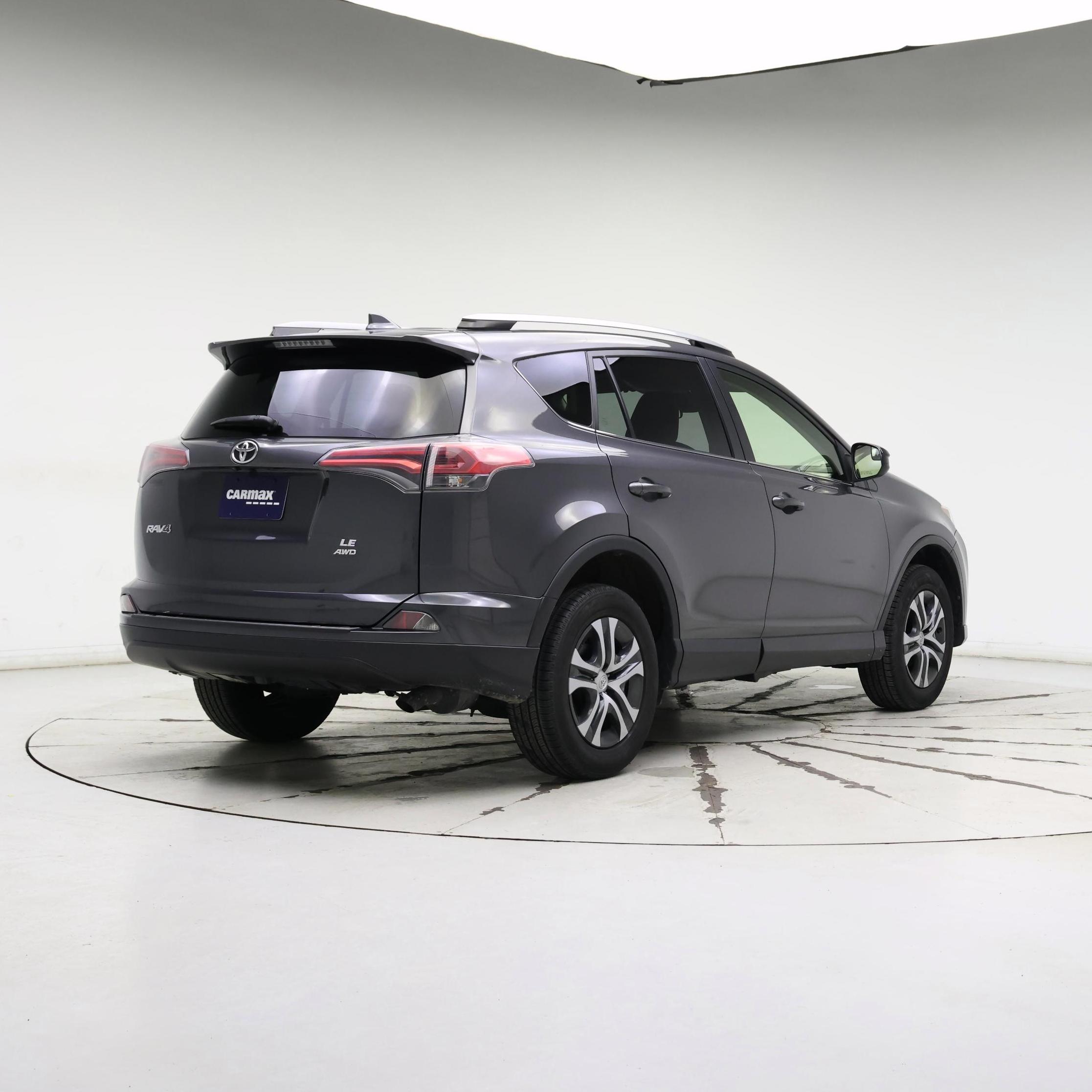 Thumbnail: 2018 Toyota RAV4 - 8