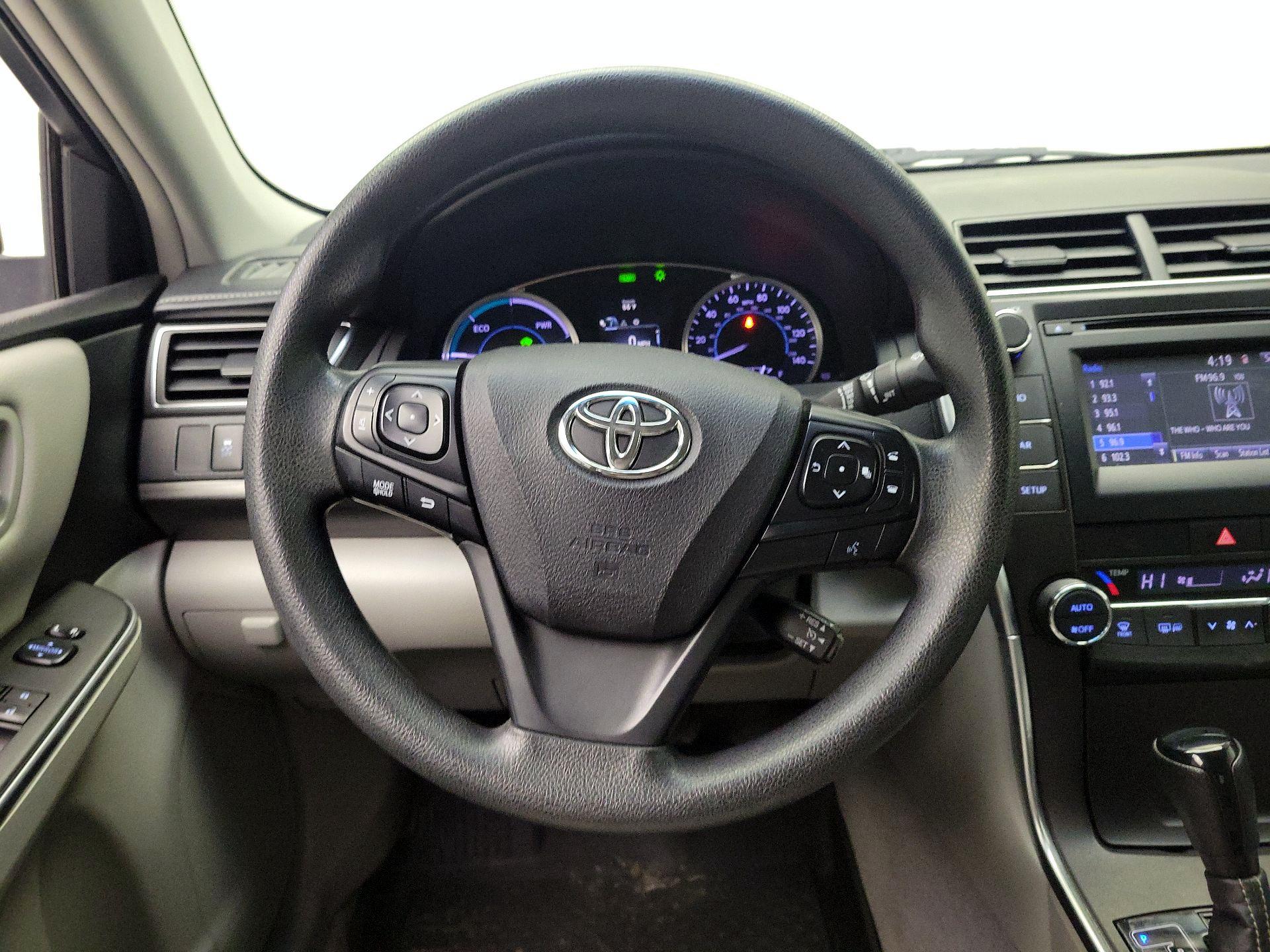 Thumbnail: 2017 Toyota Camry - 10