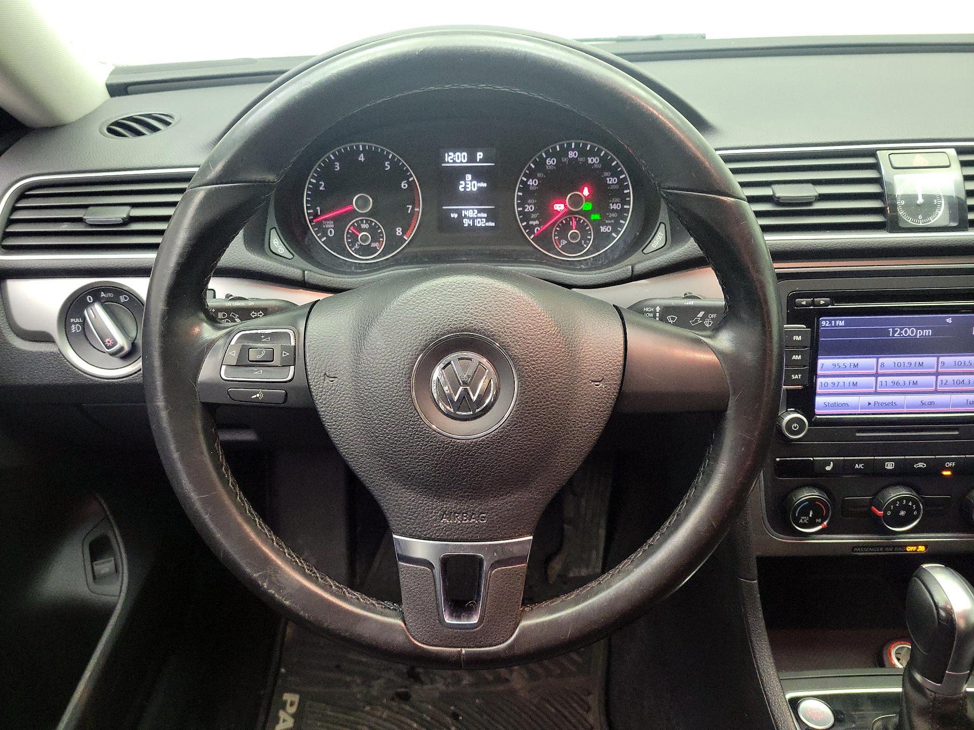 Thumbnail: 2015 Volkswagen Passat - 10