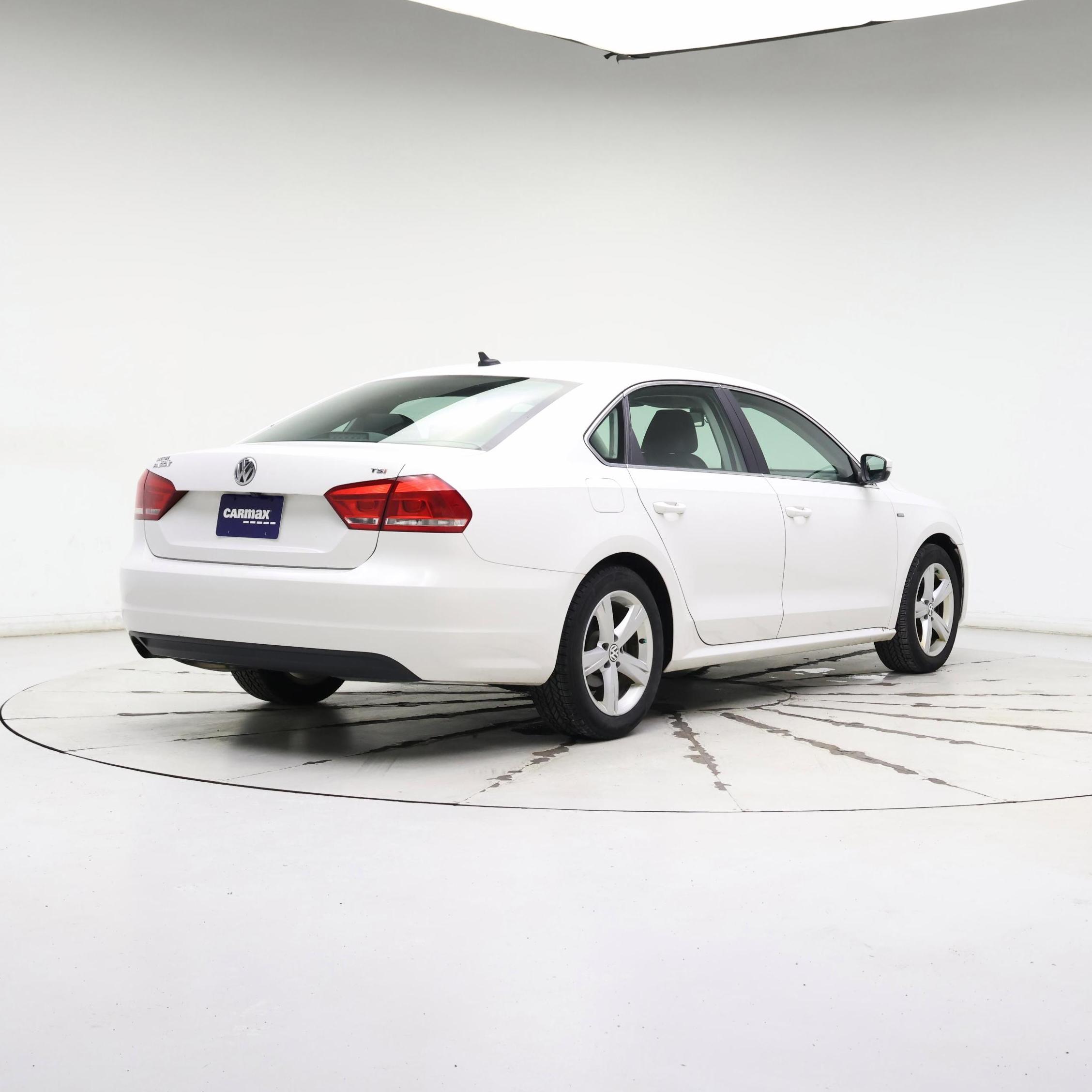 Thumbnail: 2015 Volkswagen Passat - 8