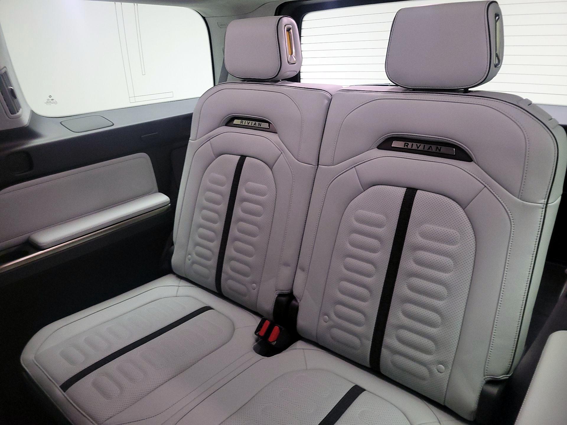 Thumbnail: 2023 Rivian R1S - 20