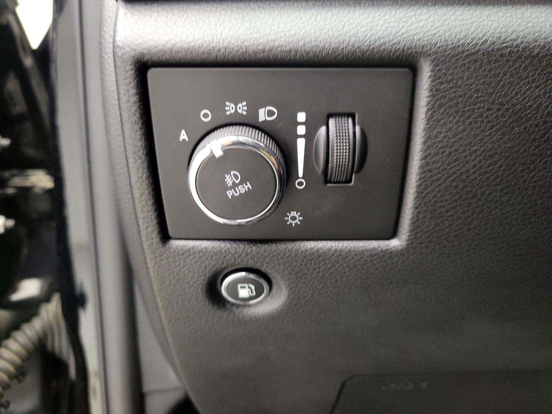 Thumbnail: 2019 Jeep Grand Cherokee - 13