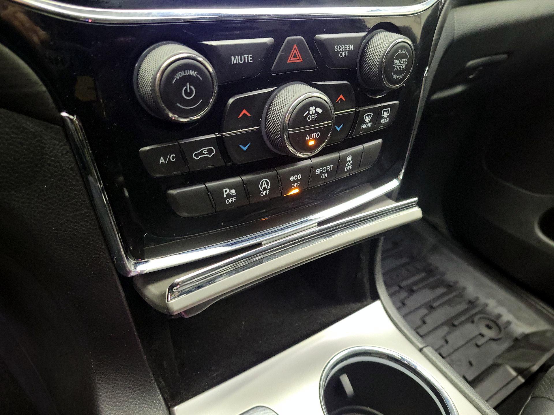 Thumbnail: 2019 Jeep Grand Cherokee - 17