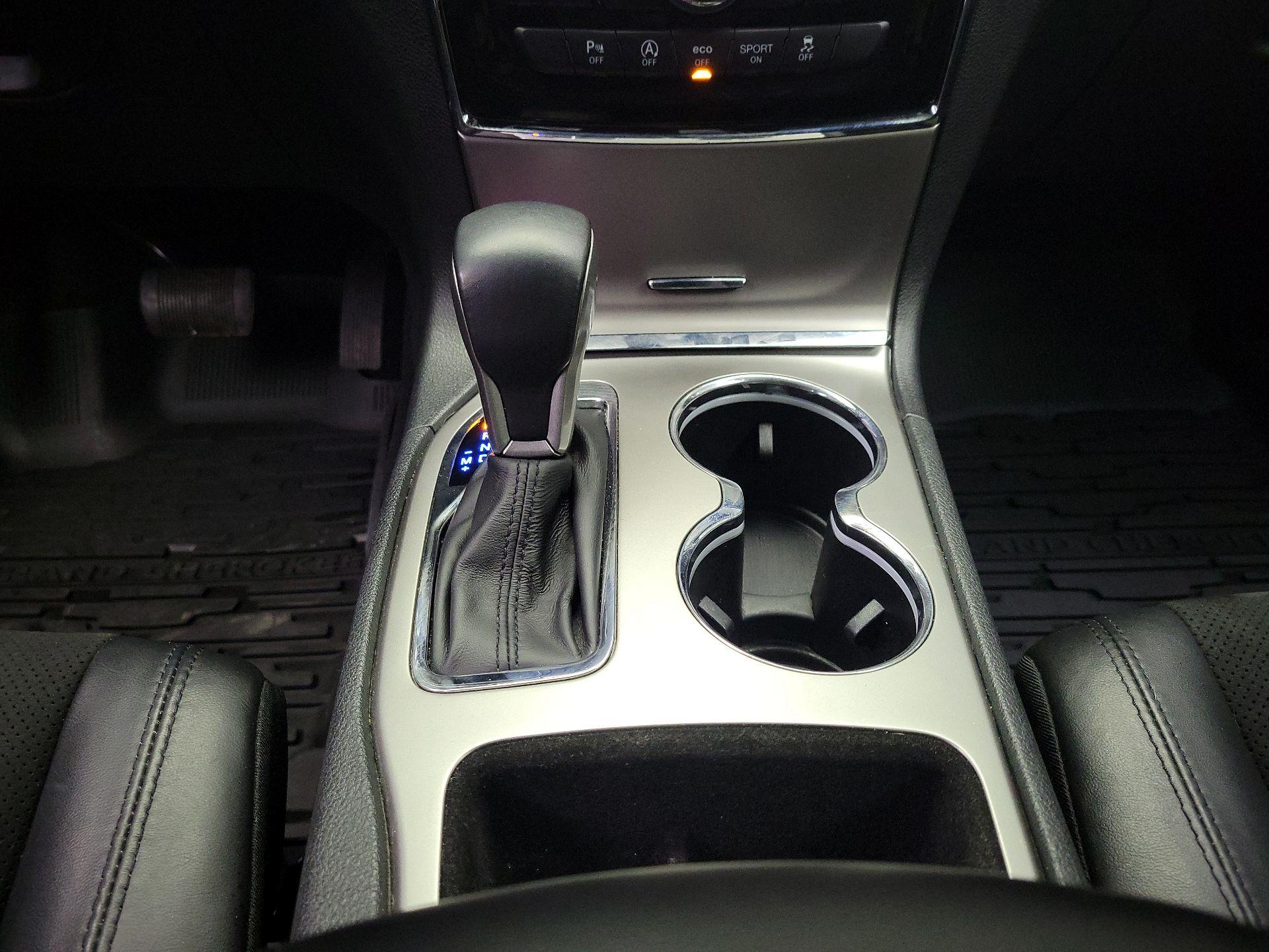 Thumbnail: 2019 Jeep Grand Cherokee - 18