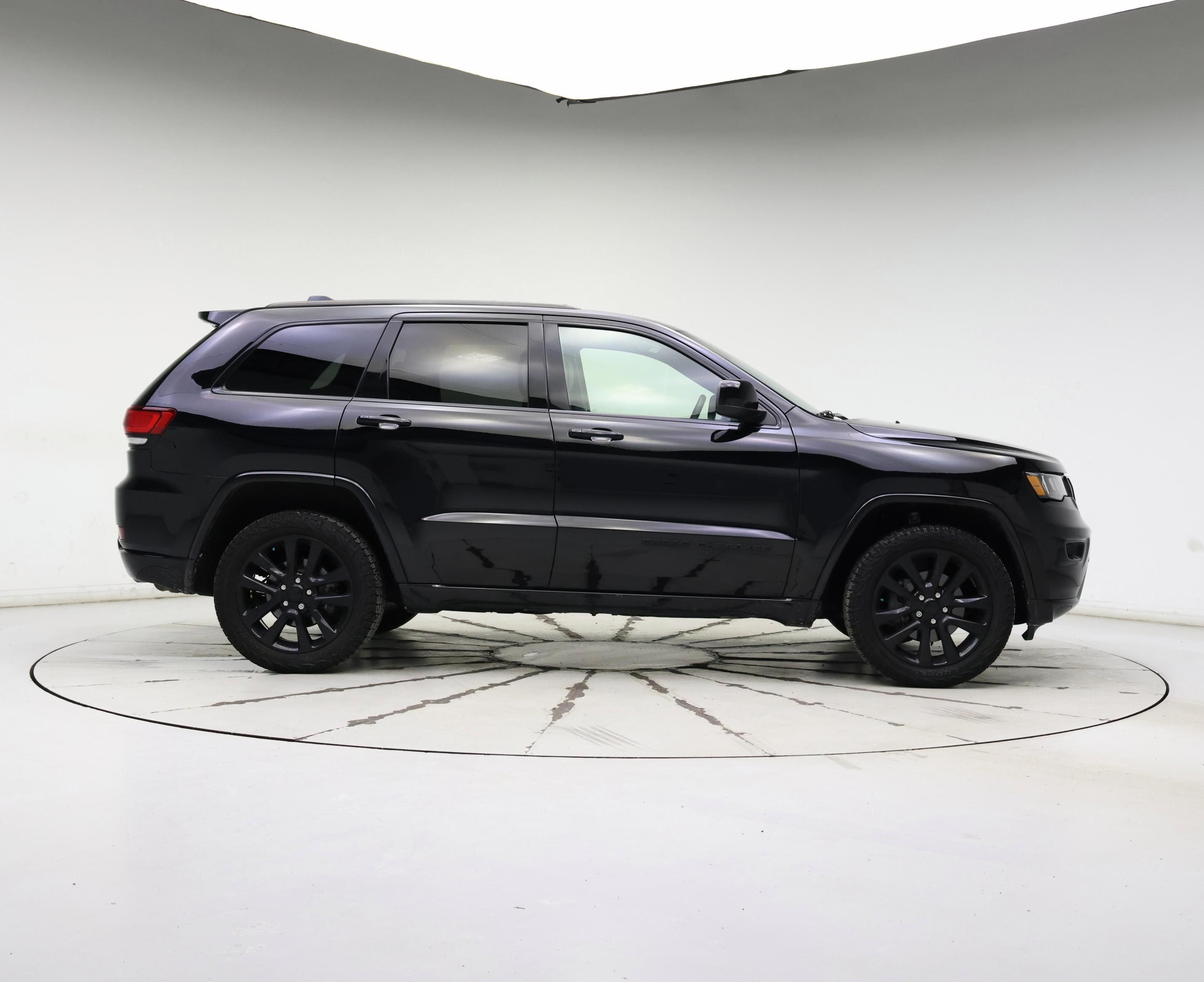Thumbnail: 2019 Jeep Grand Cherokee - 7