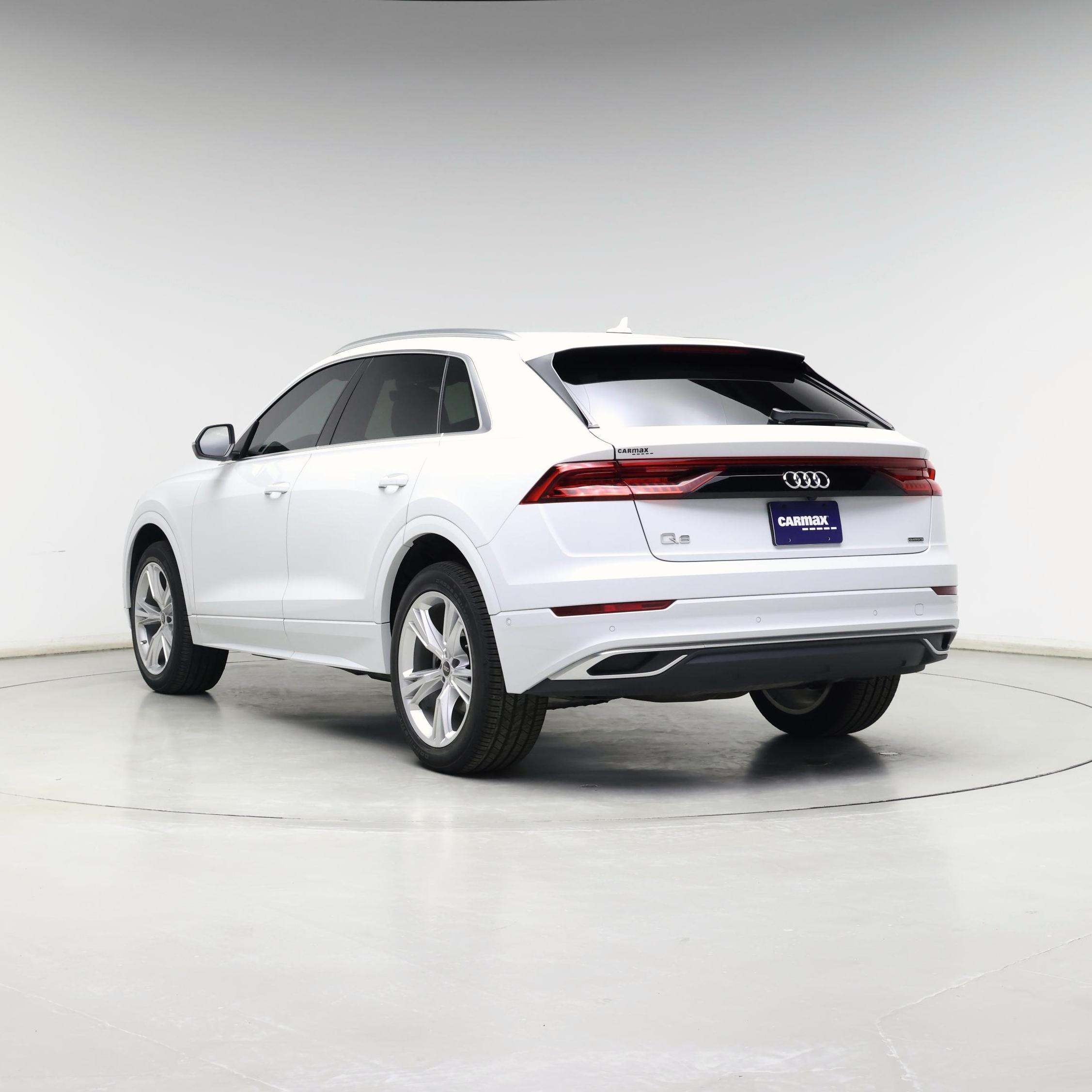 Thumbnail: 2023 Audi Q8 - 2