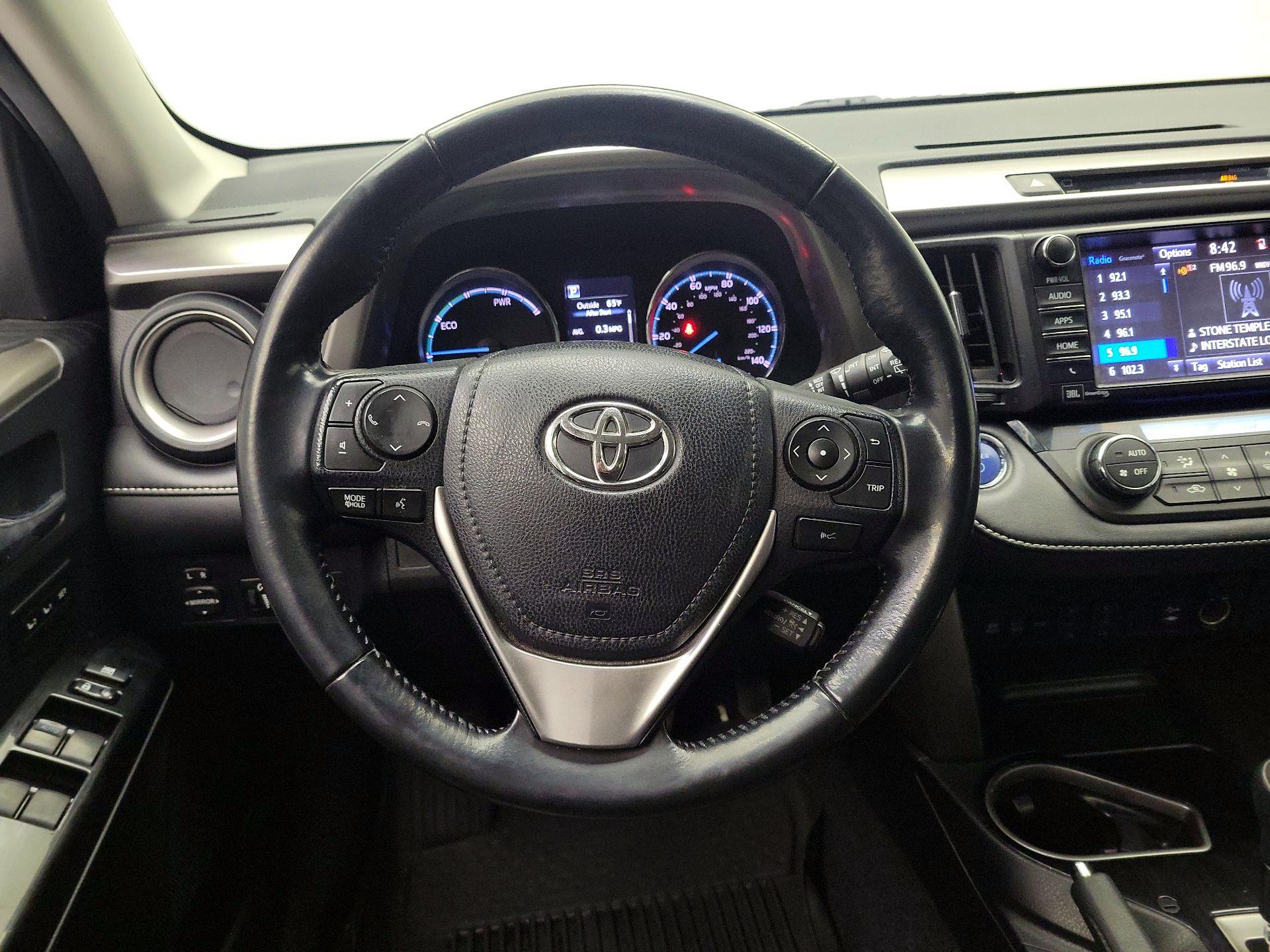 Thumbnail: 2018 Toyota RAV4 - 10