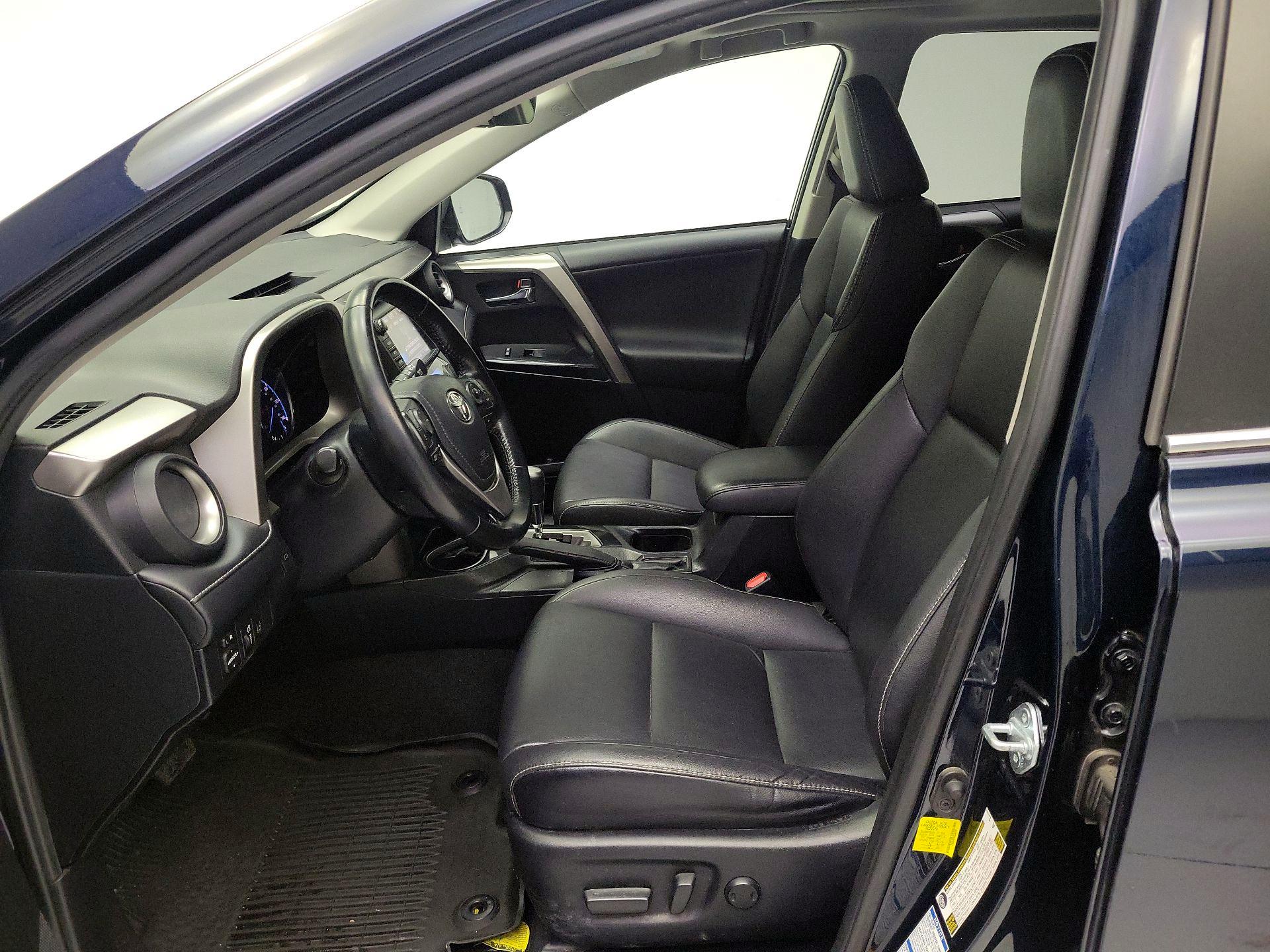 Thumbnail: 2018 Toyota RAV4 - 11