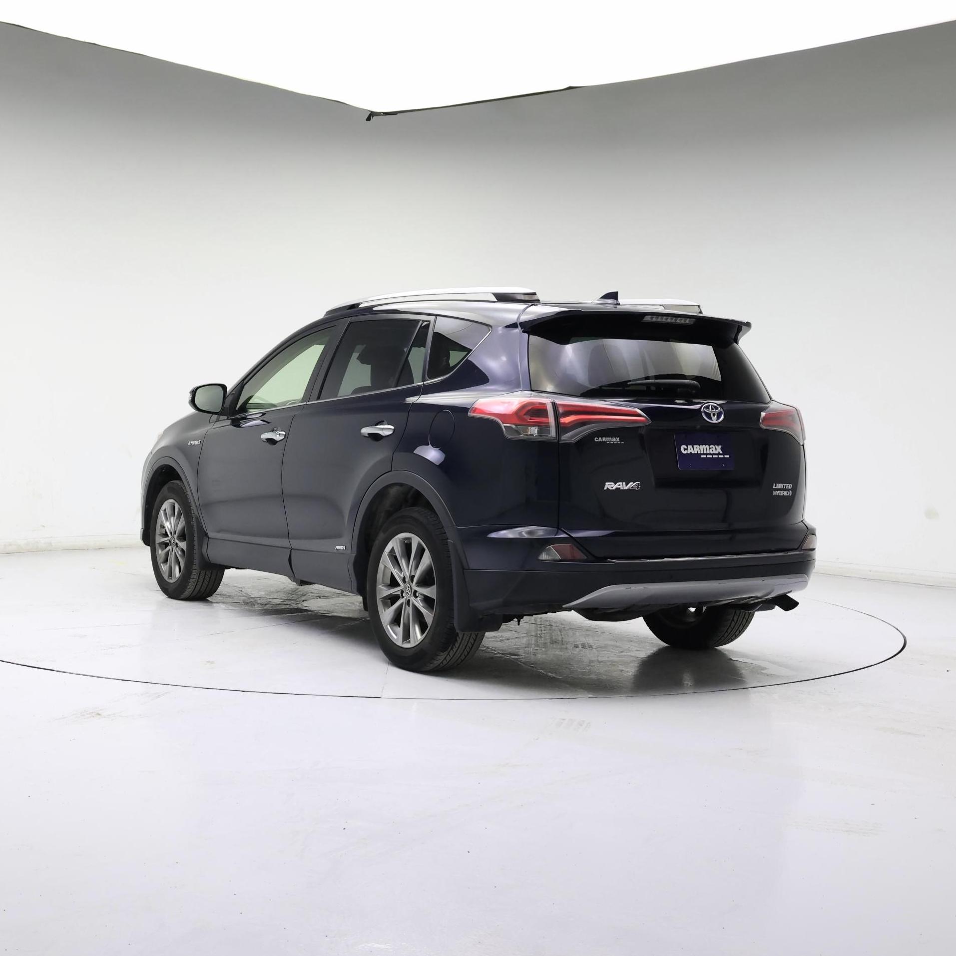 Thumbnail: 2018 Toyota RAV4 - 2