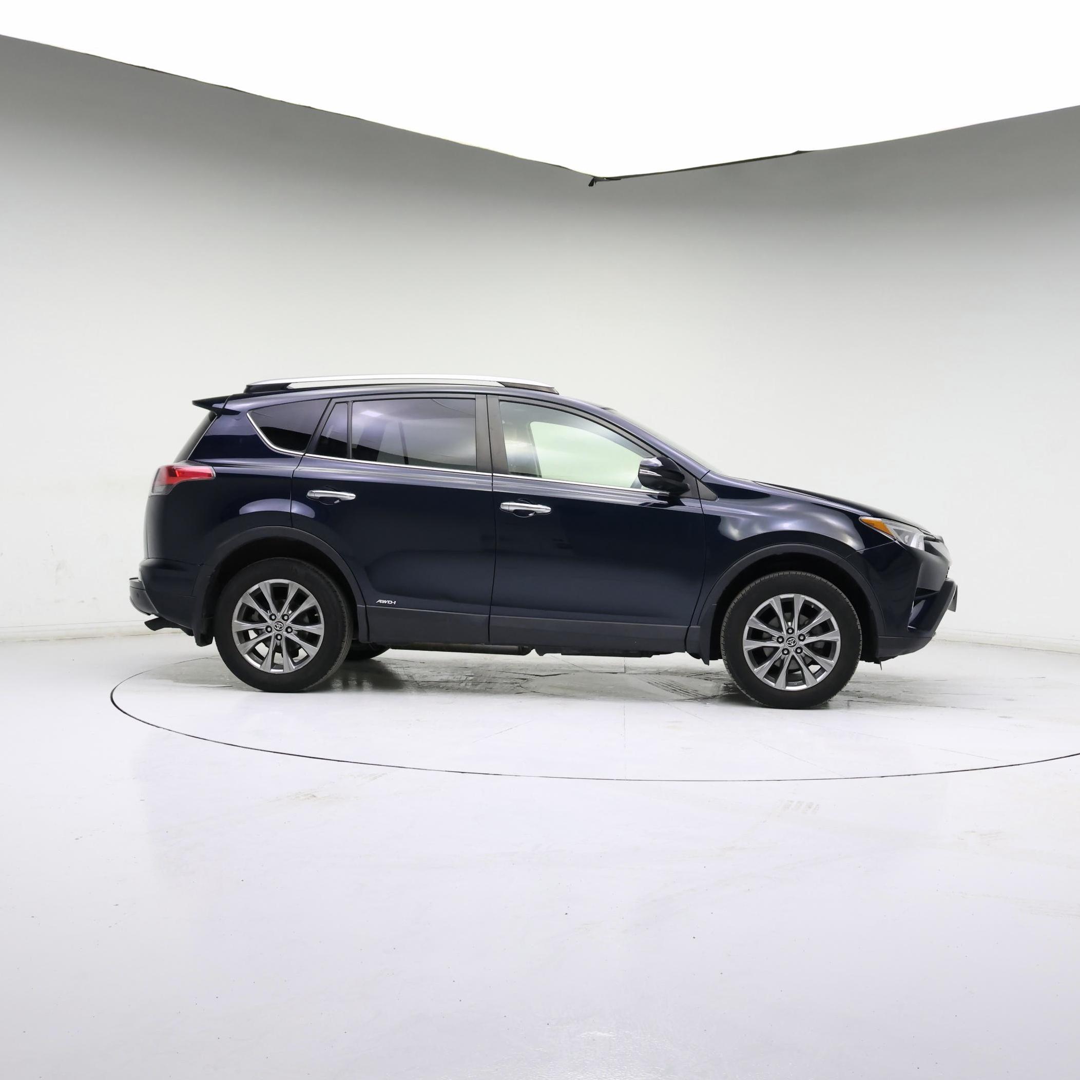 Thumbnail: 2018 Toyota RAV4 - 7