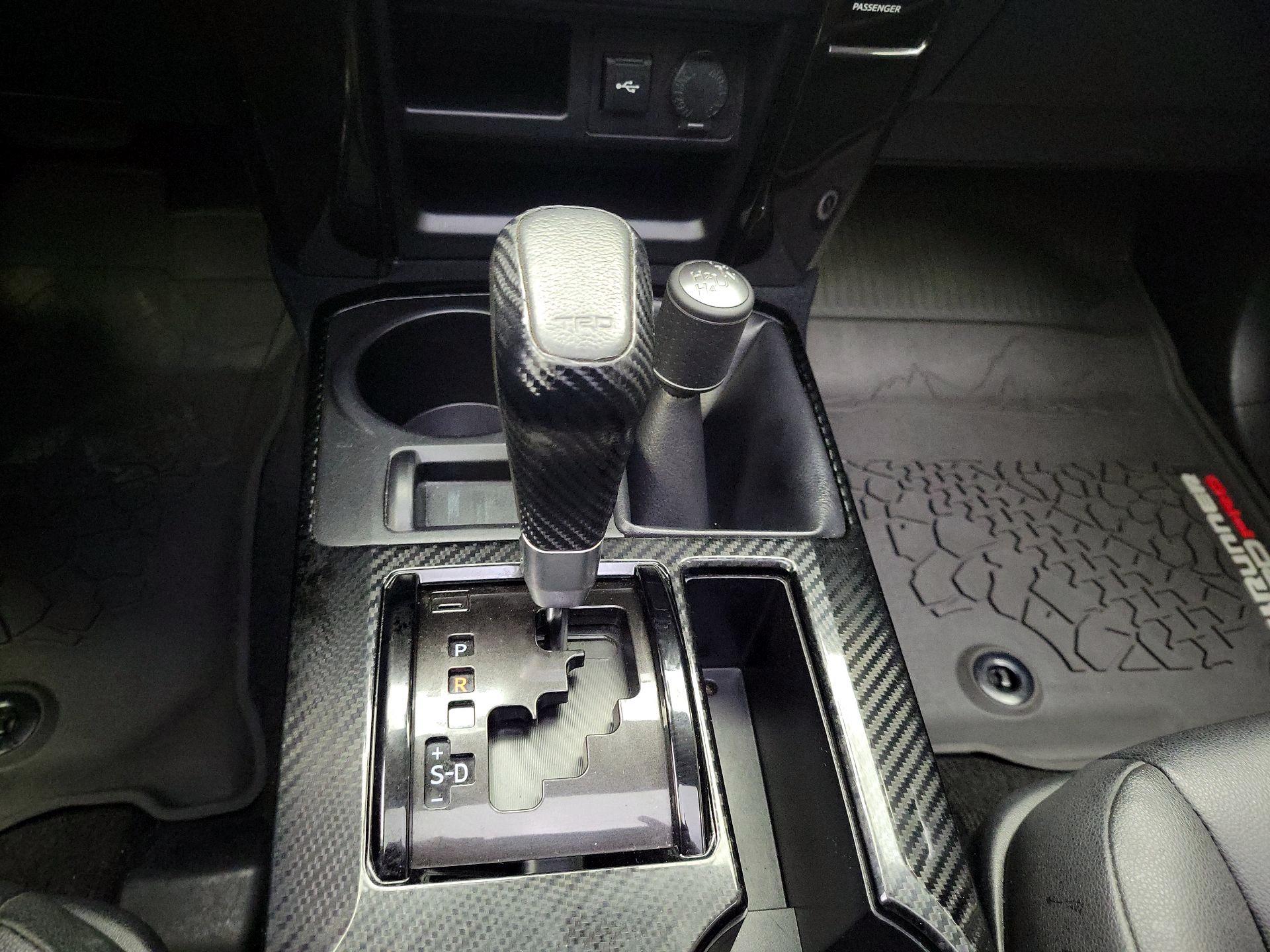 Thumbnail: 2020 Toyota 4Runner - 18