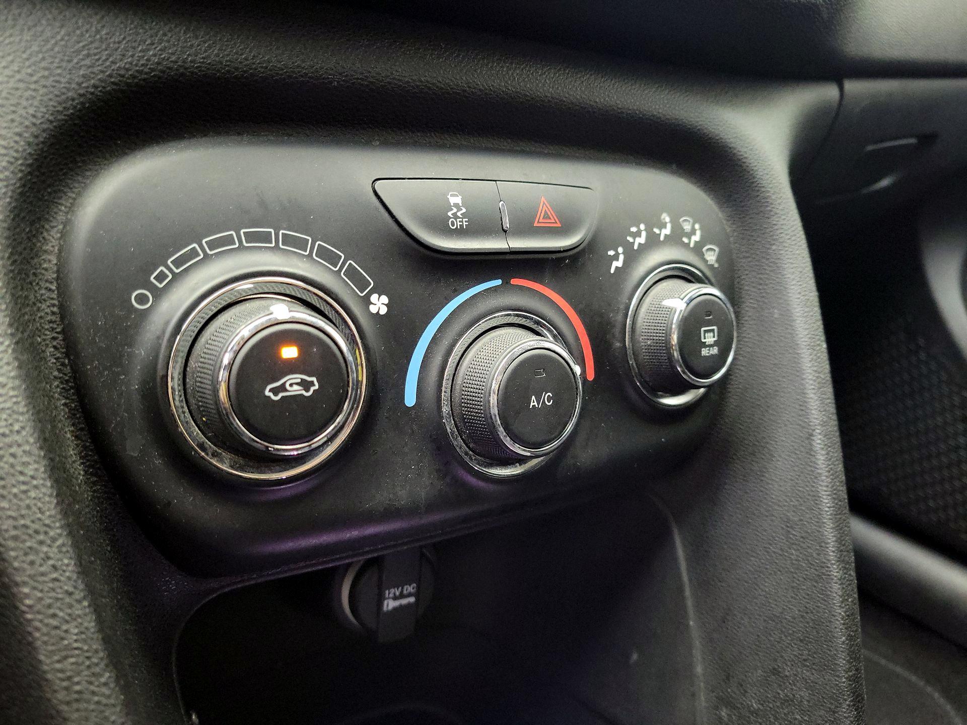 Thumbnail: 2016 Dodge Dart - 15